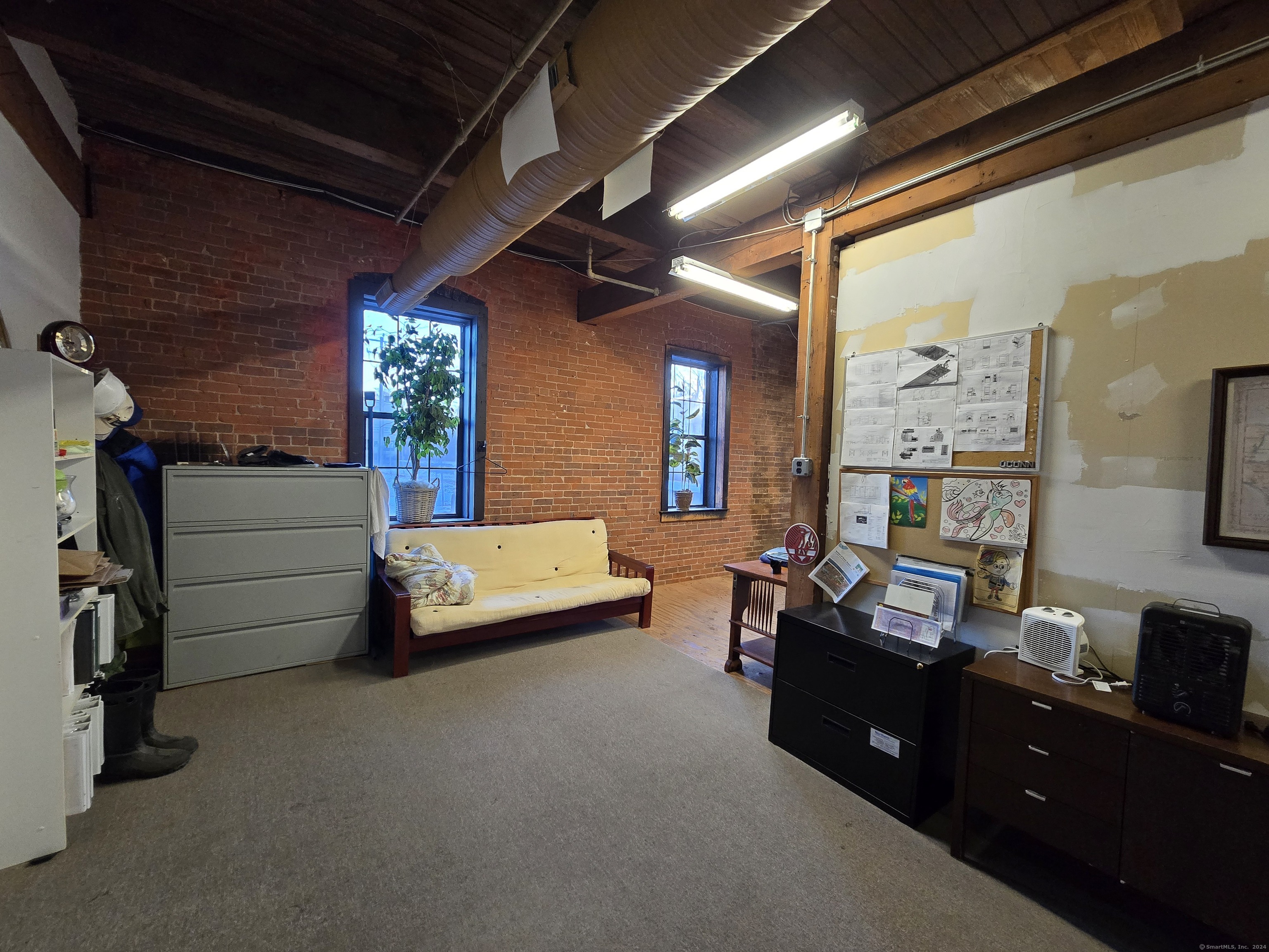 35 Oakland Street Property Photo 11