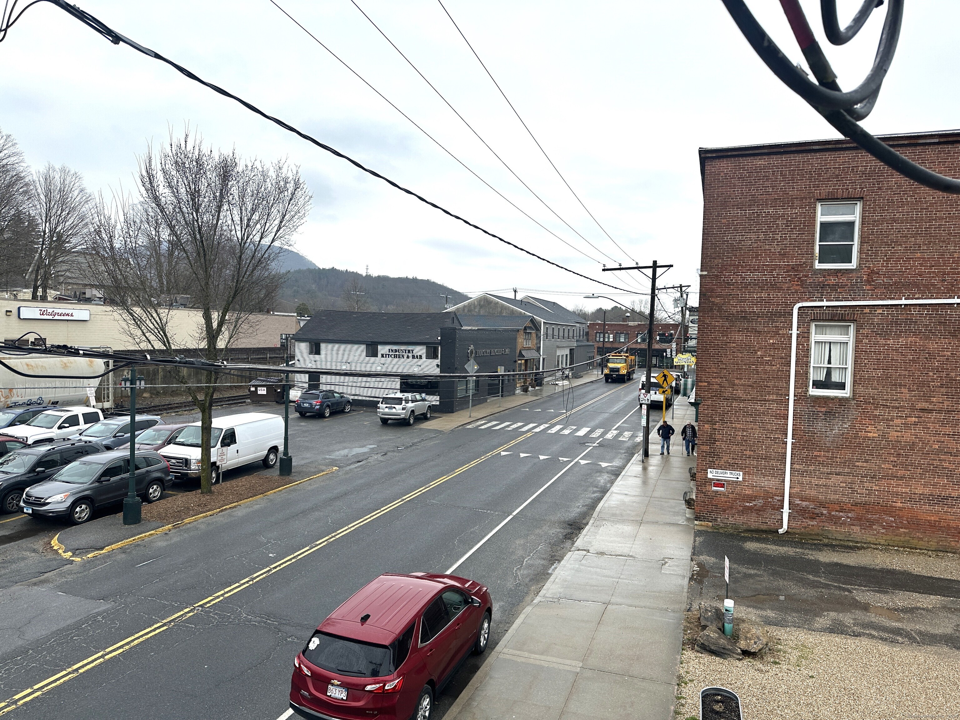 27 Railroad Street Property Photo 11