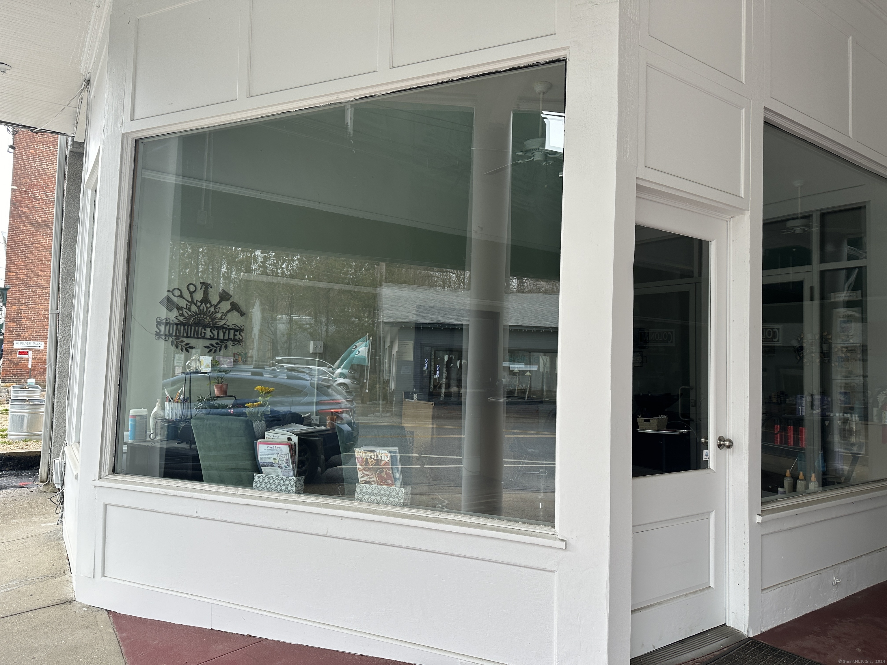 27 Railroad Street Property Photo 13