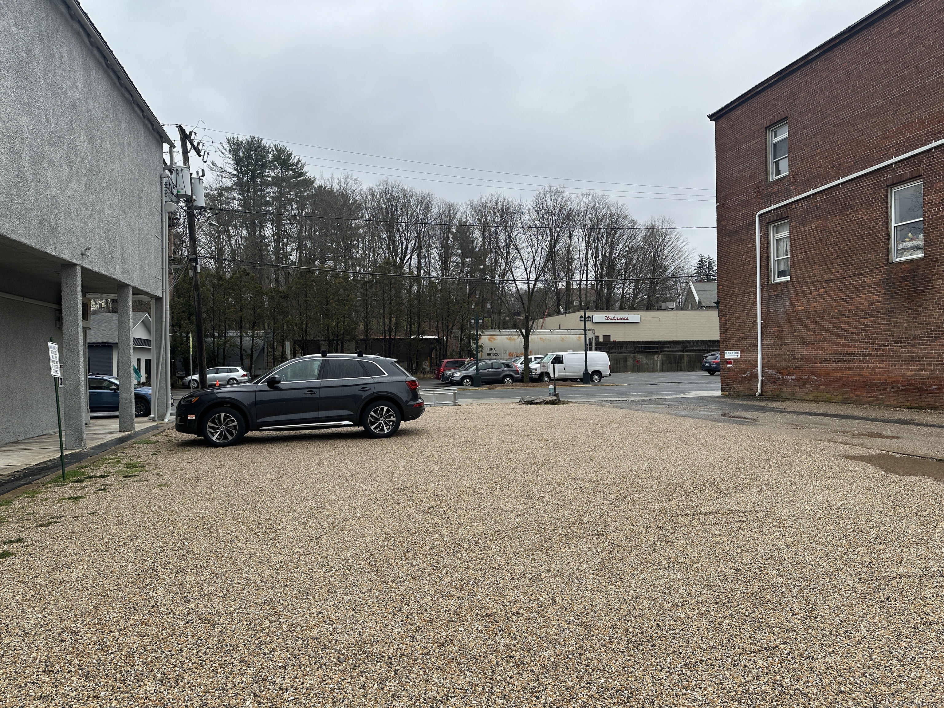 27 Railroad Street Property Photo 16