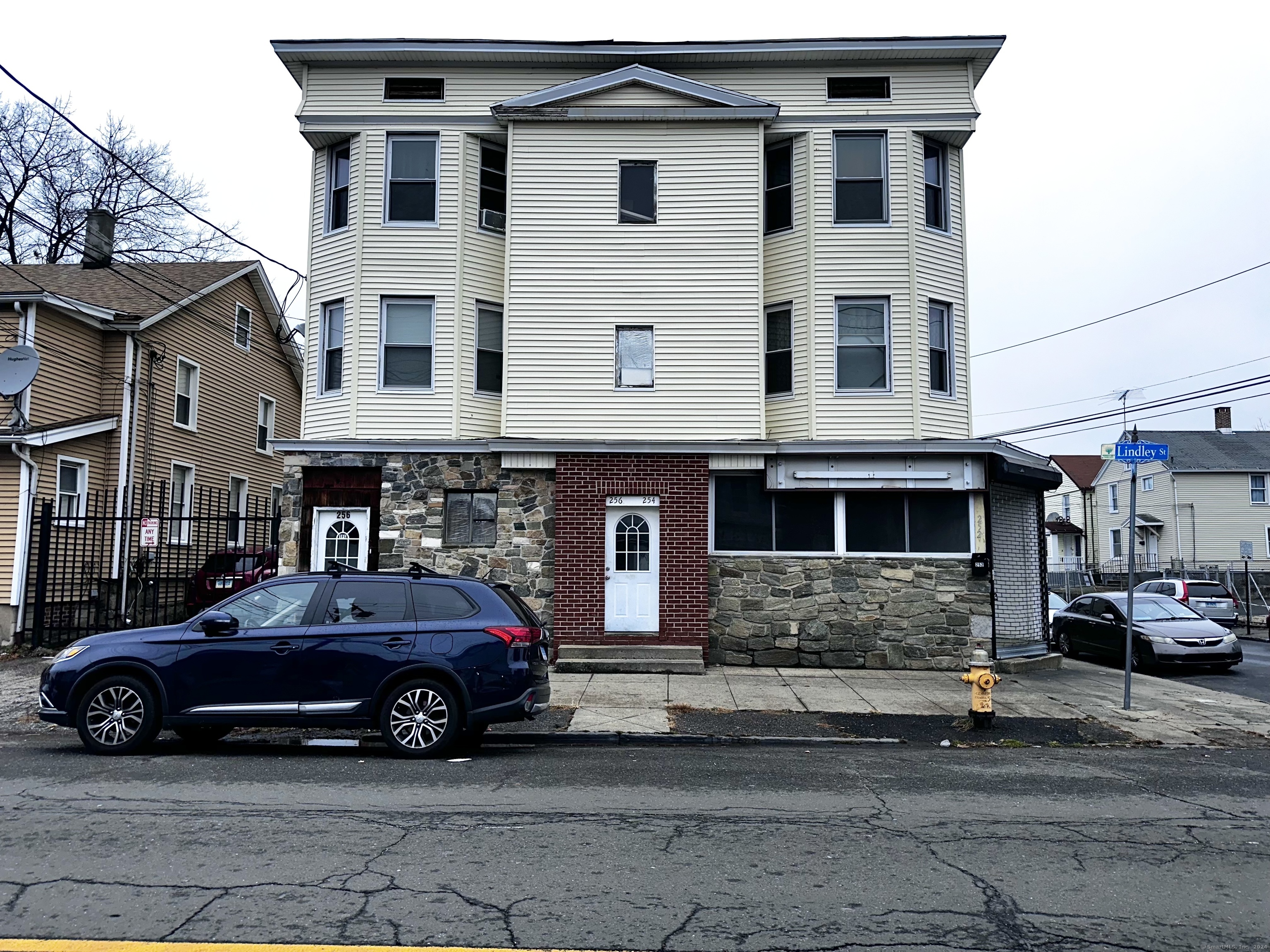 252 Lindley Street Property Photo 1