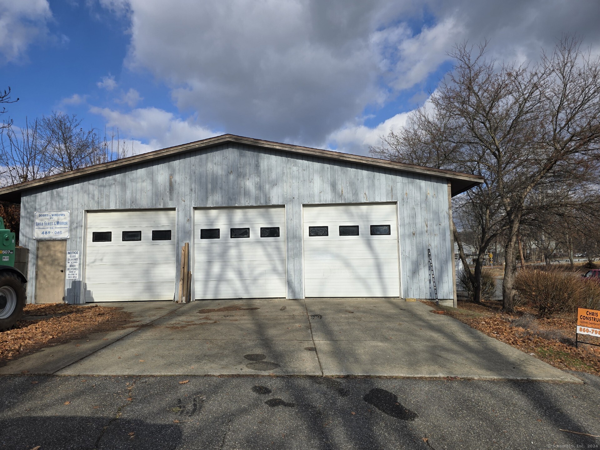 20 River Drive Property Photo 1