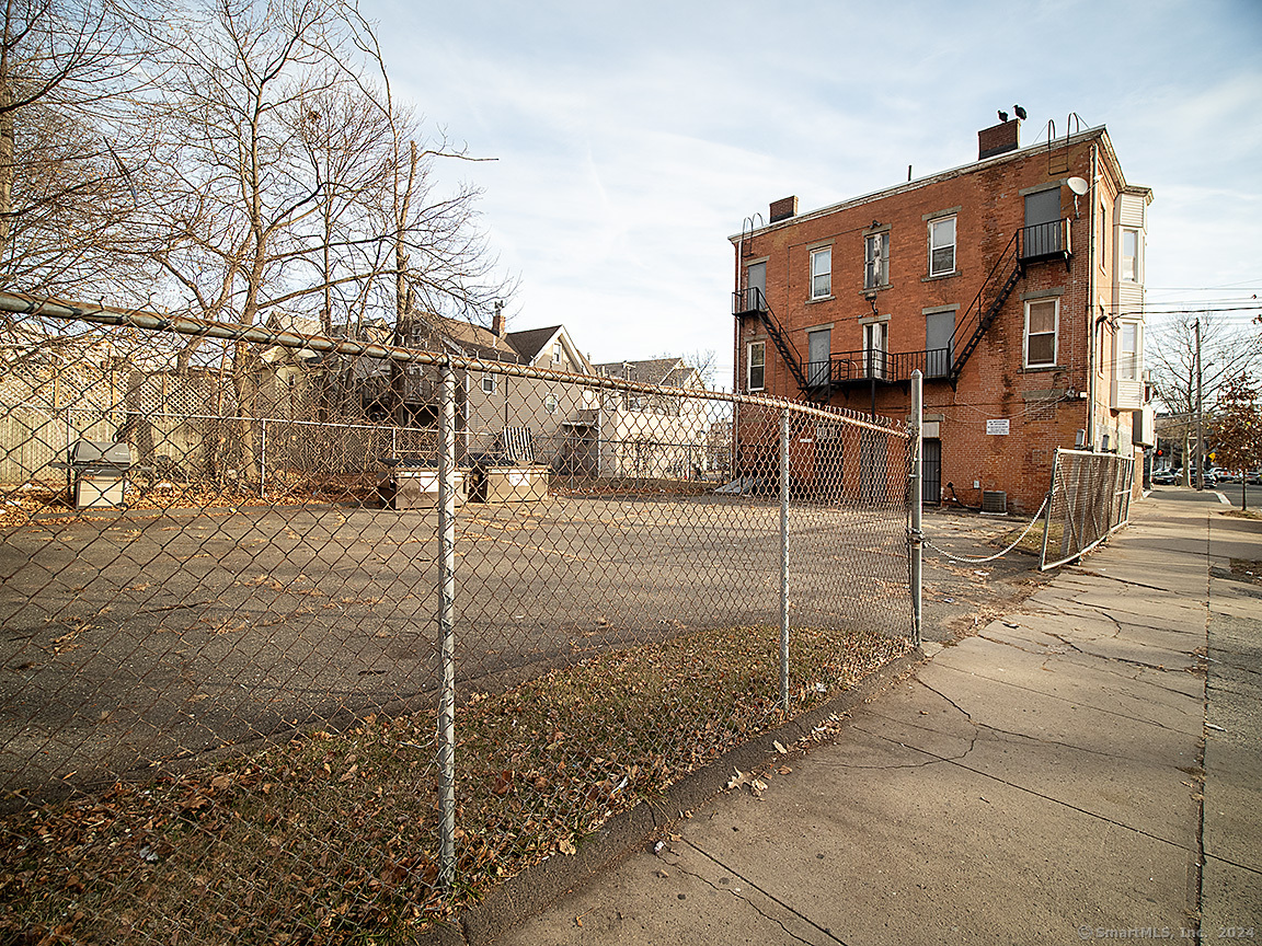 288 Dixwell Avenue Property Photo 9