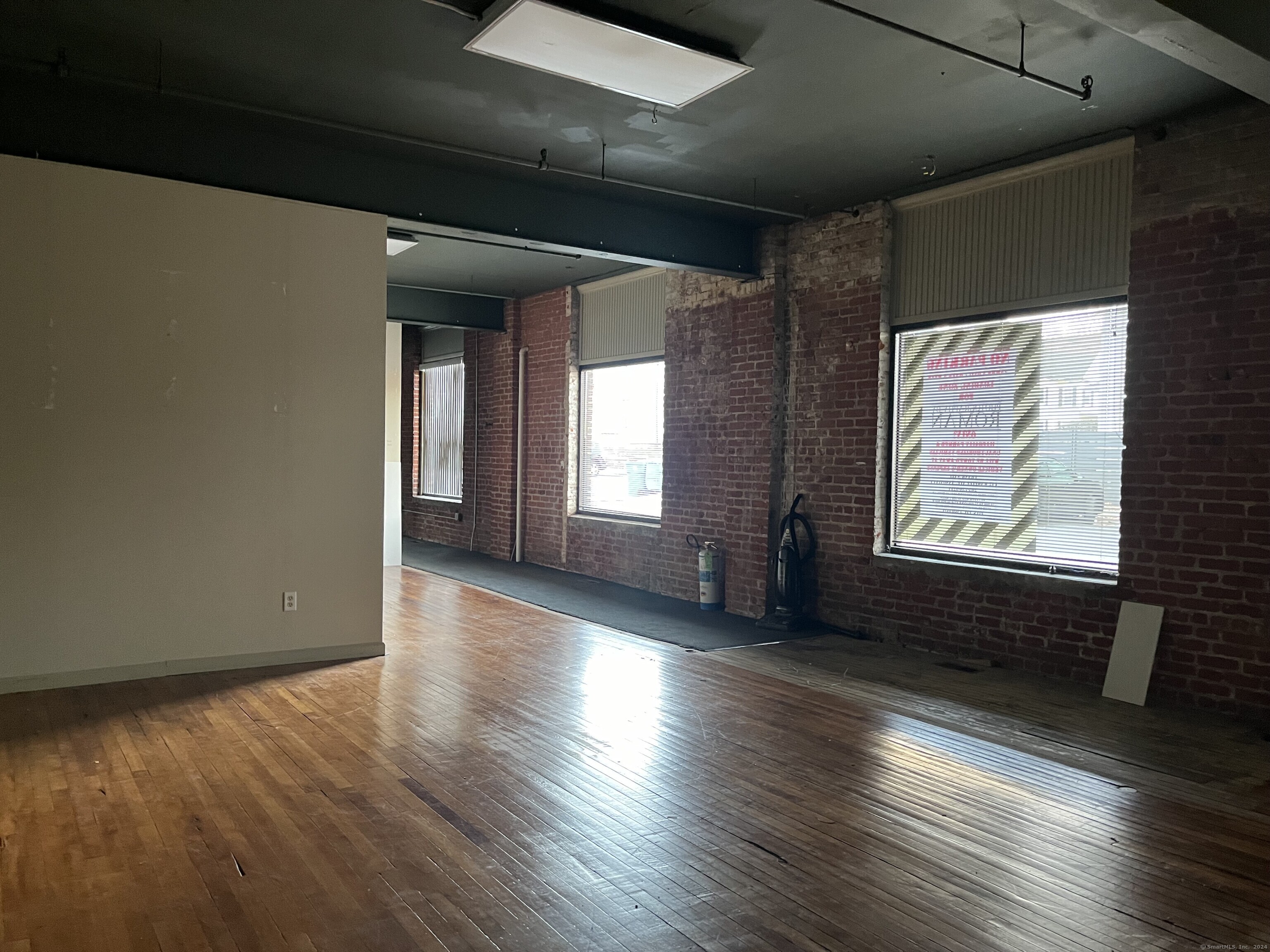 549 Howe A & B Avenue Property Photo 4