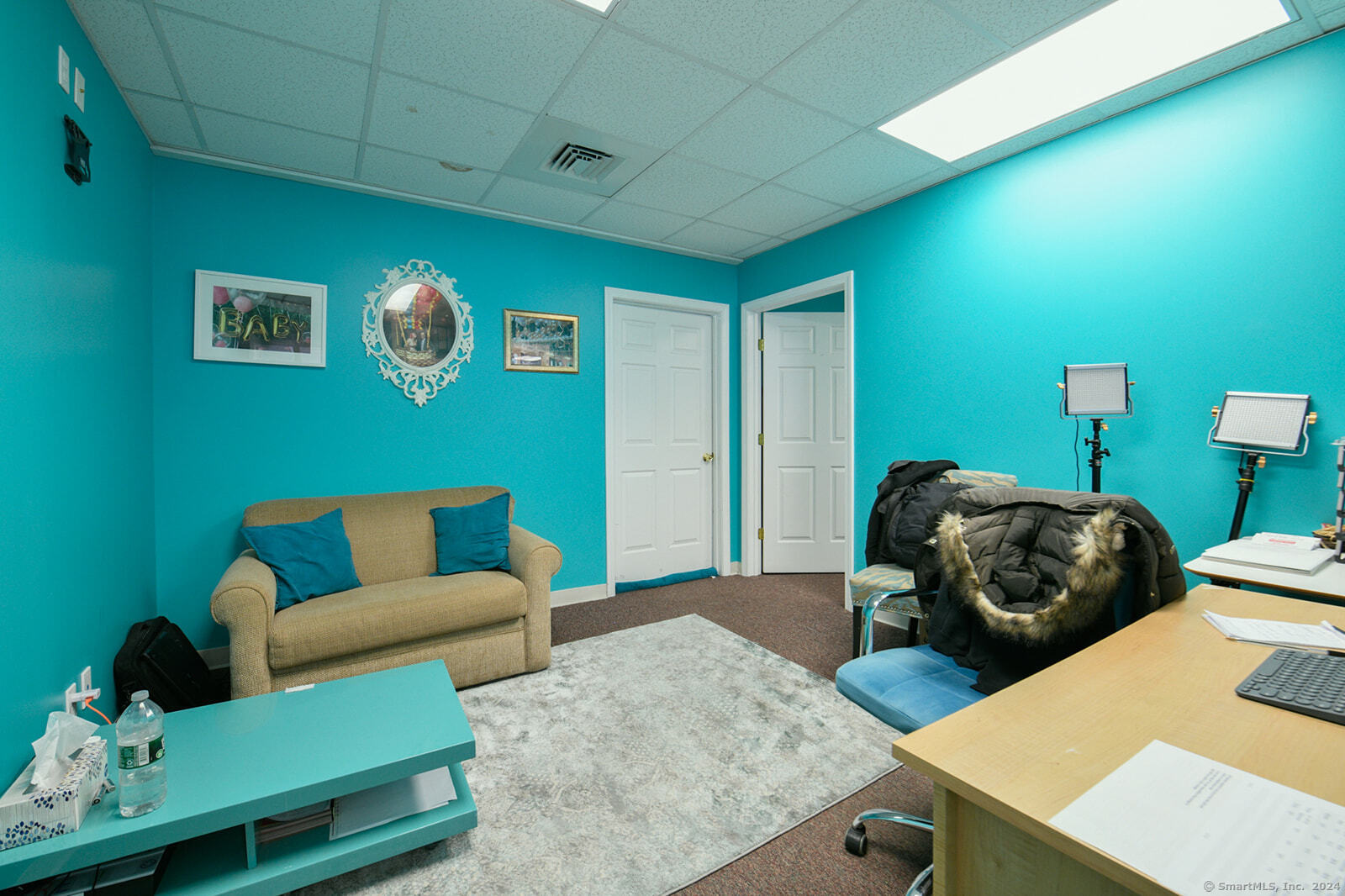572 Boston Post Road Property Photo 9