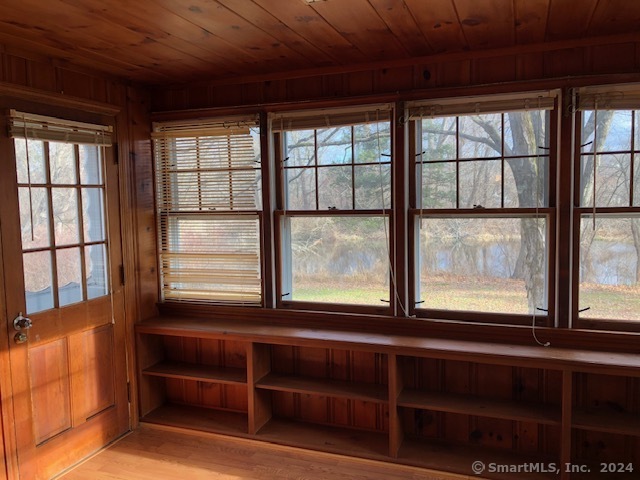 76 Deming Street Property Photo 6