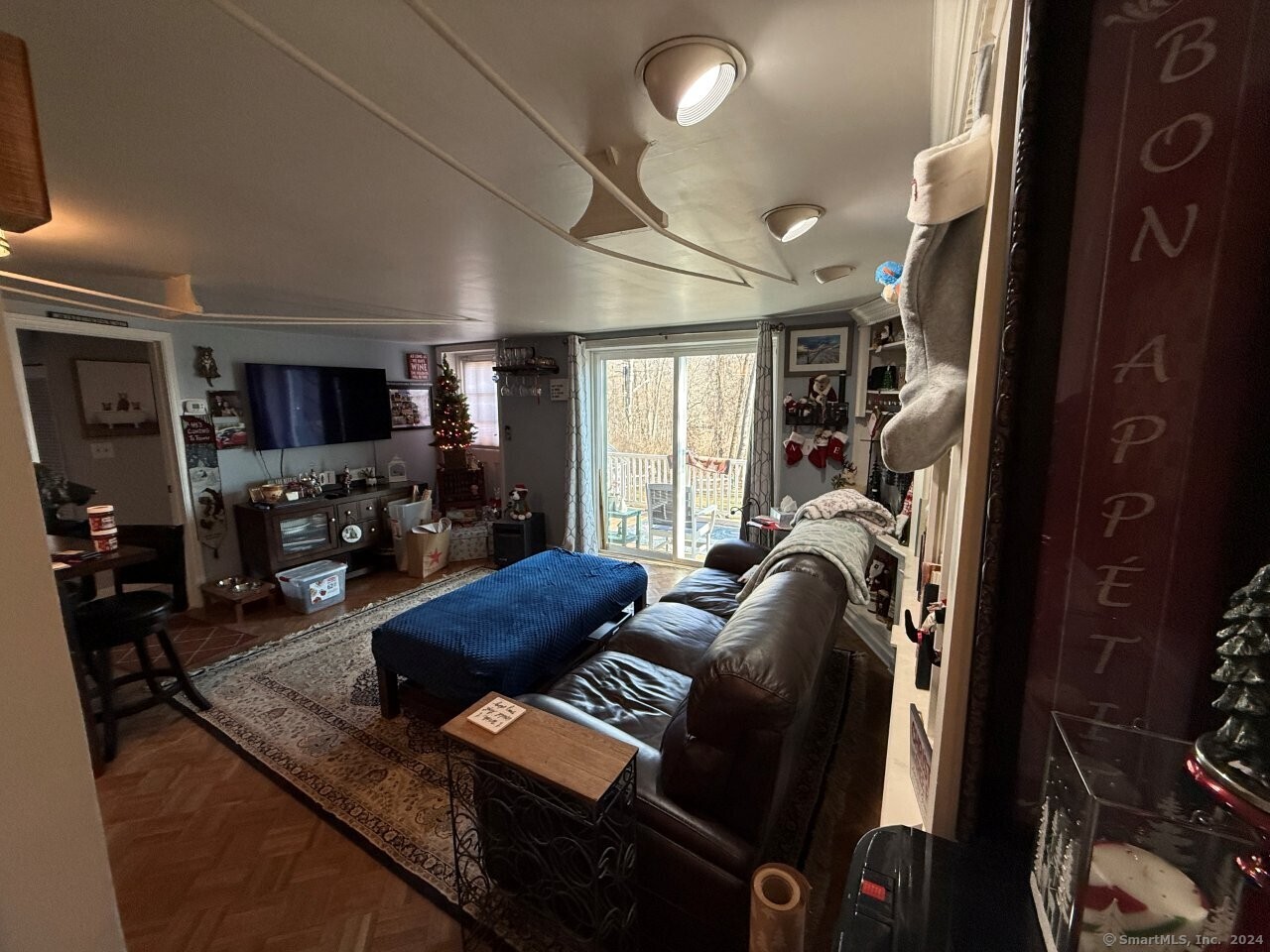 696 Kent Road Property Photo 10