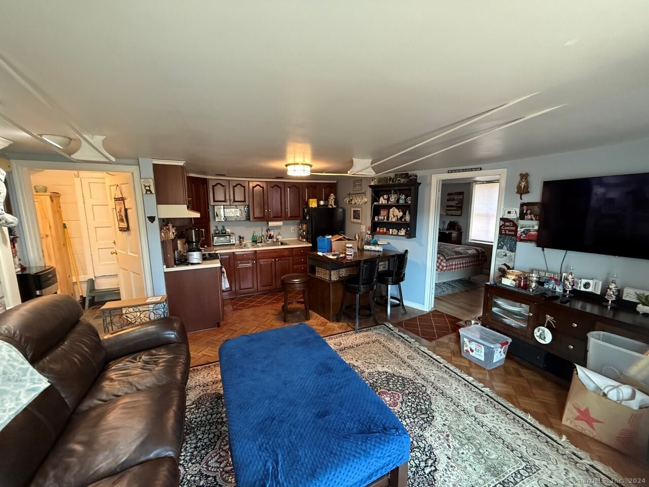 696 Kent Road Property Photo 11