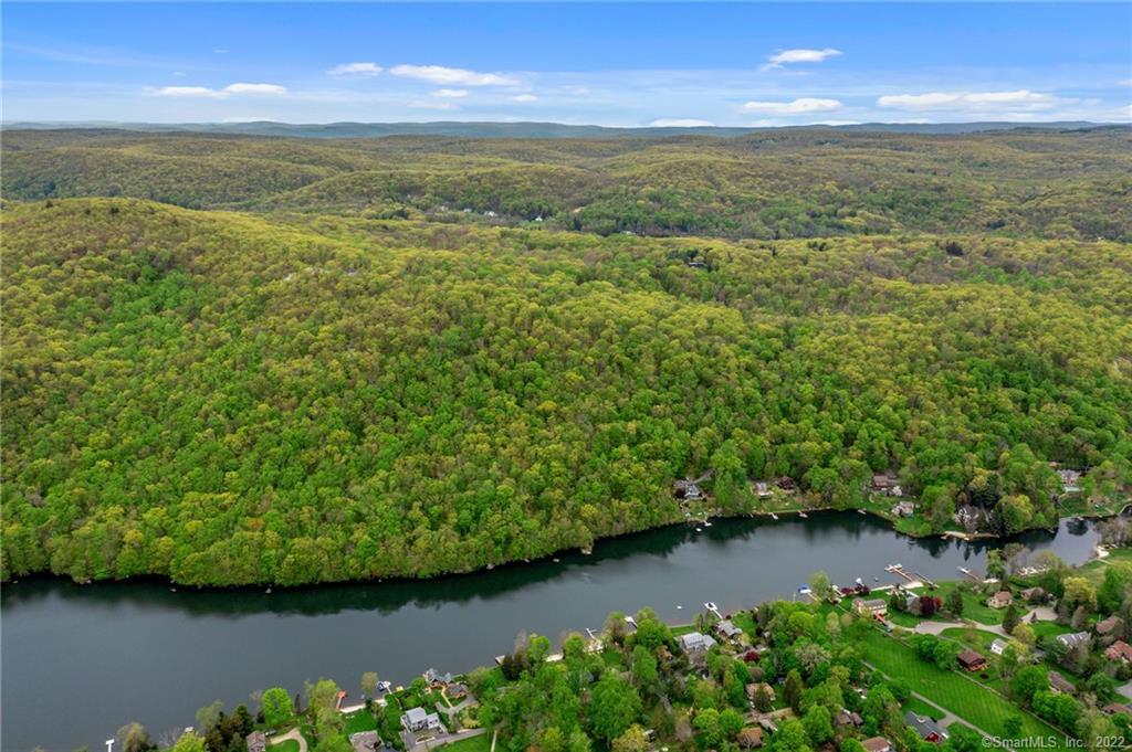 Wagon Wheel Road Property Photo 4