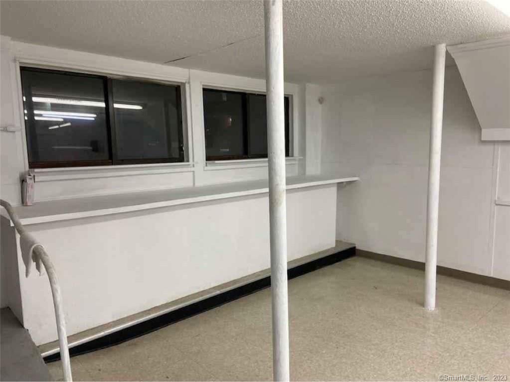 6 Electric Storefront Avenue Property Photo 4