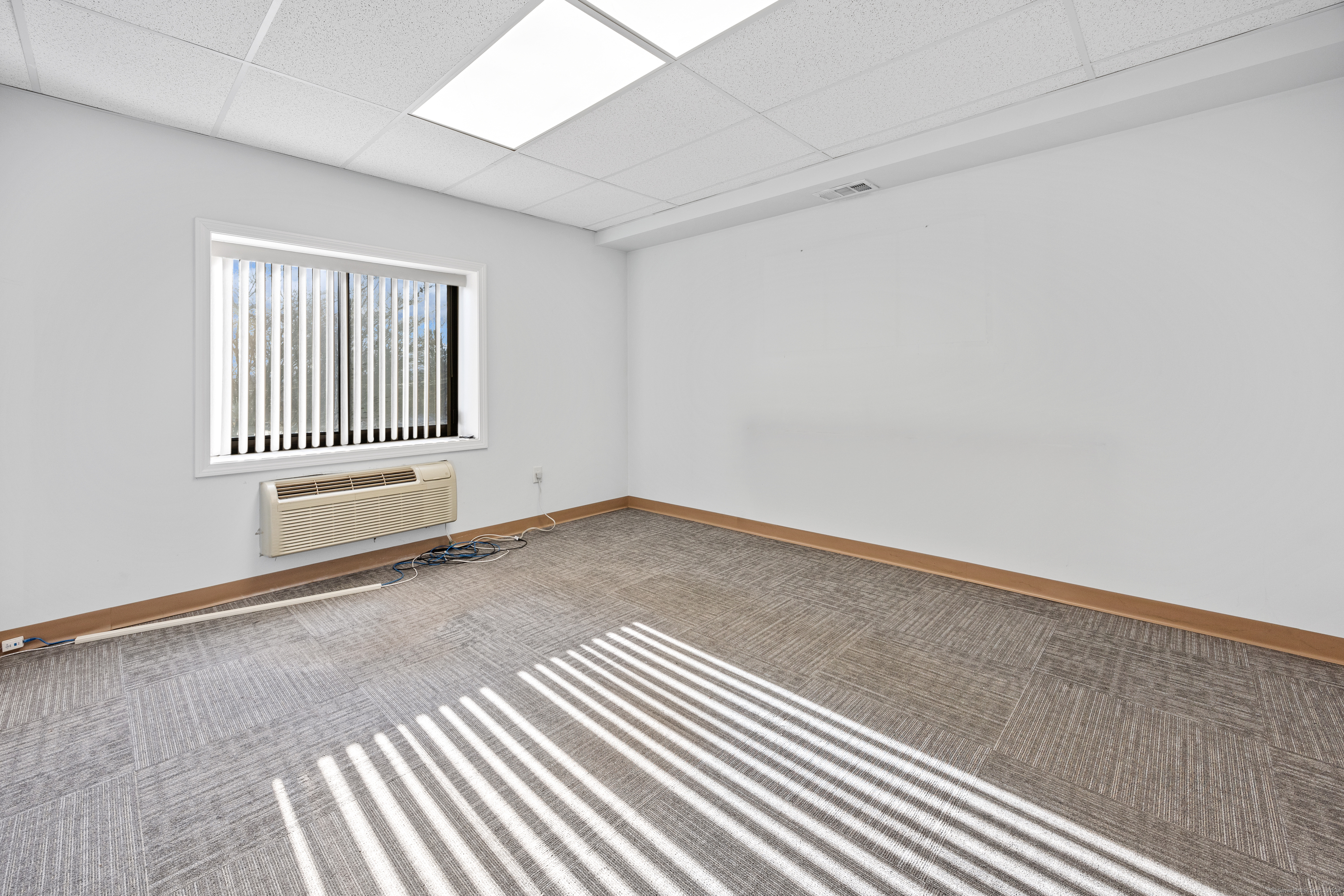 350 Main South 2 Street Property Photo 6