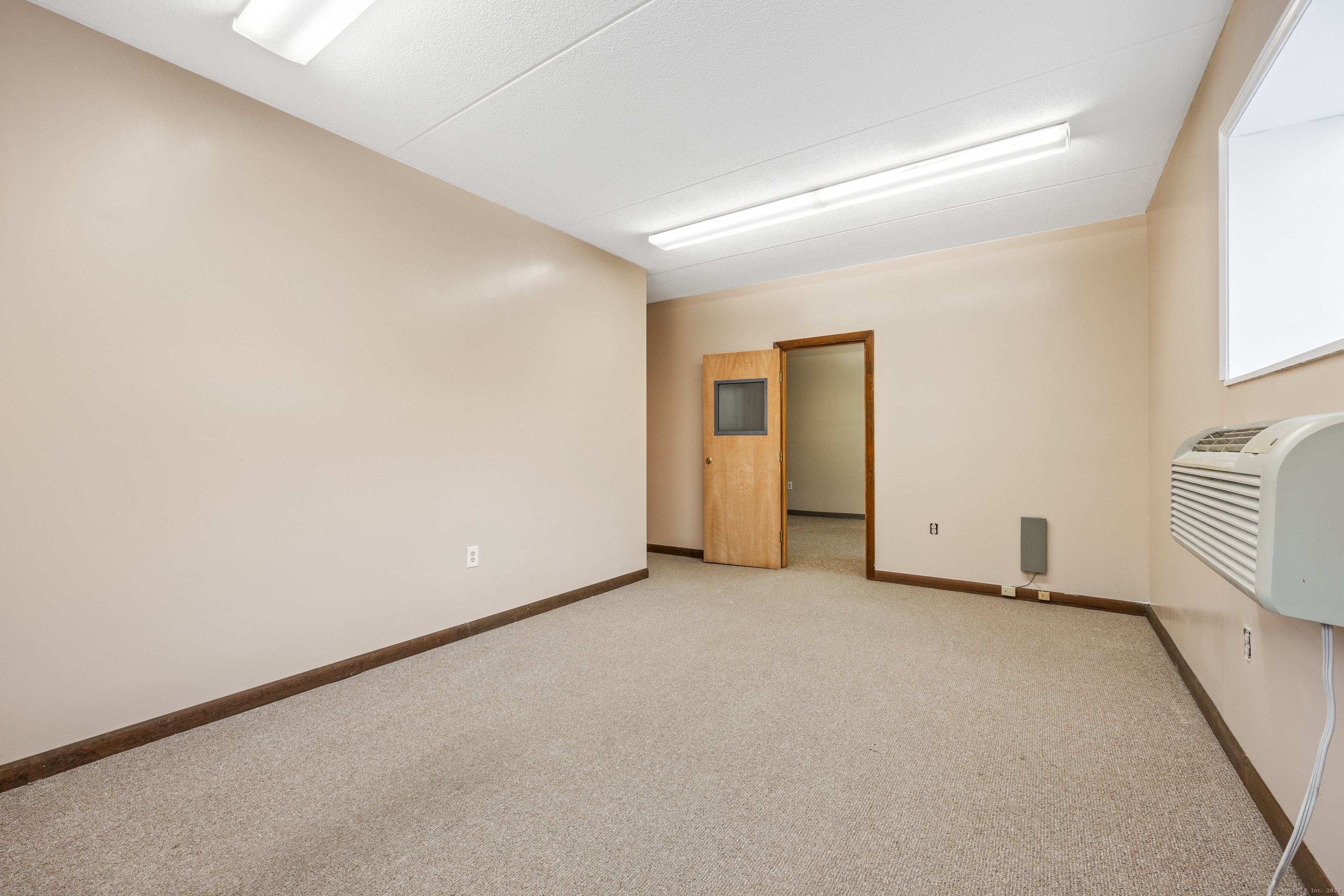 350 Main South 3 Street Property Photo 4