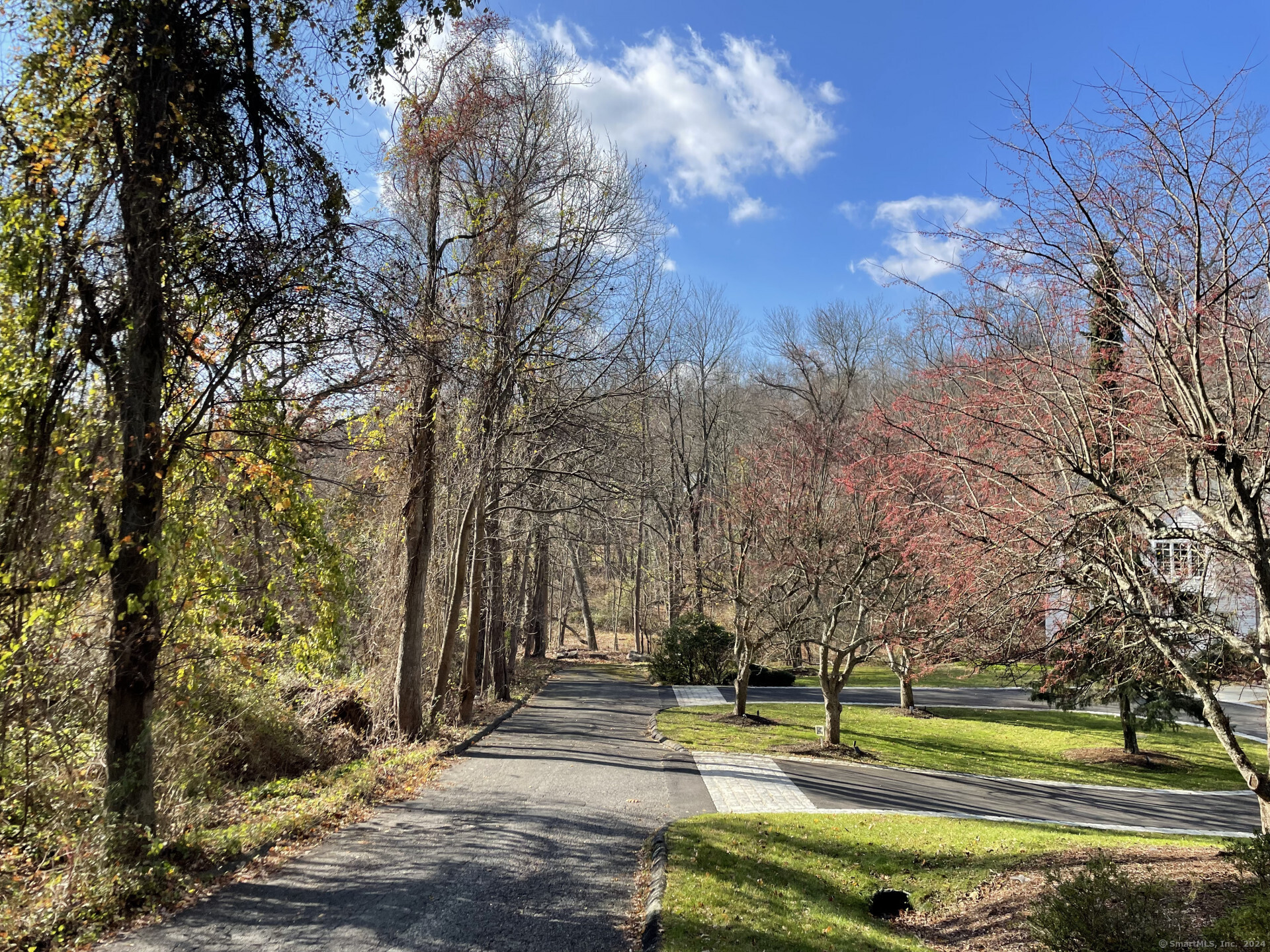 6 Fox Run Lane Property Photo 4