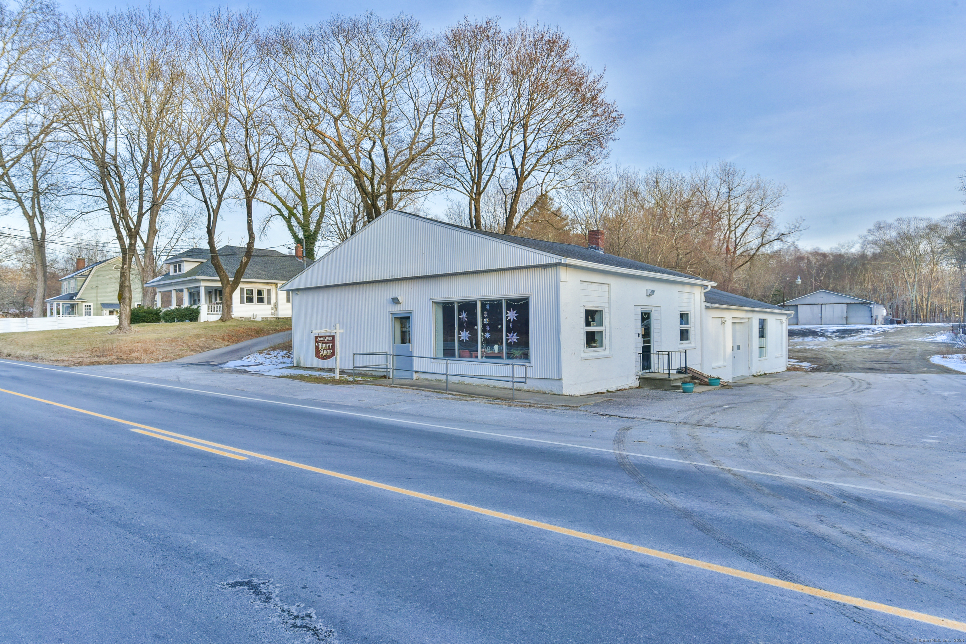 459 - A Thompson Road Property Photo 2