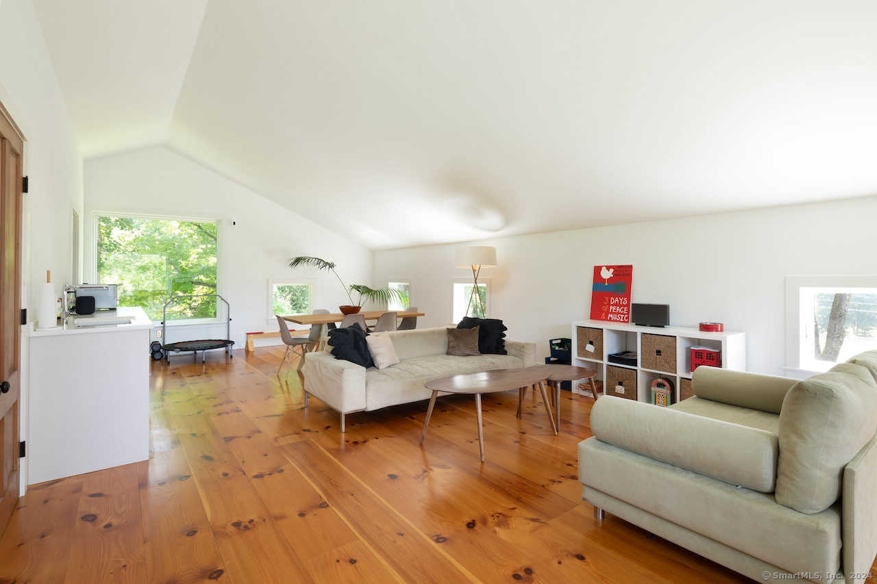 245 & 251 Belgo Road Property Photo 32