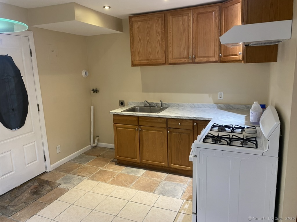 119 Dupont Place Property Photo 12
