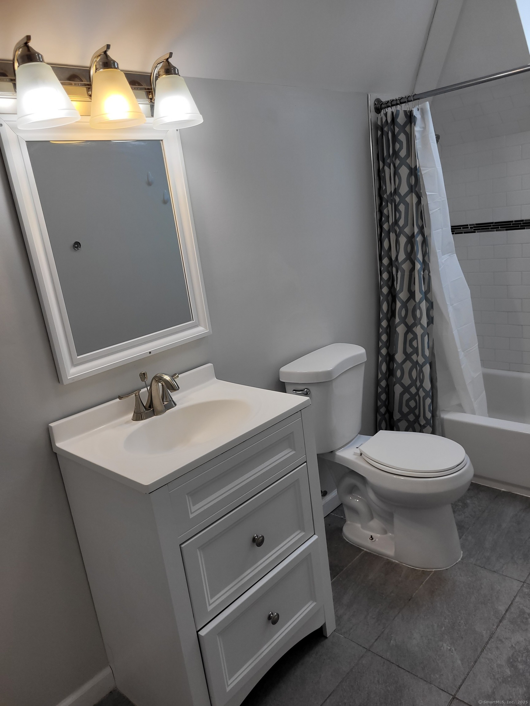 1119 Stratford Avenue Property Photo 16