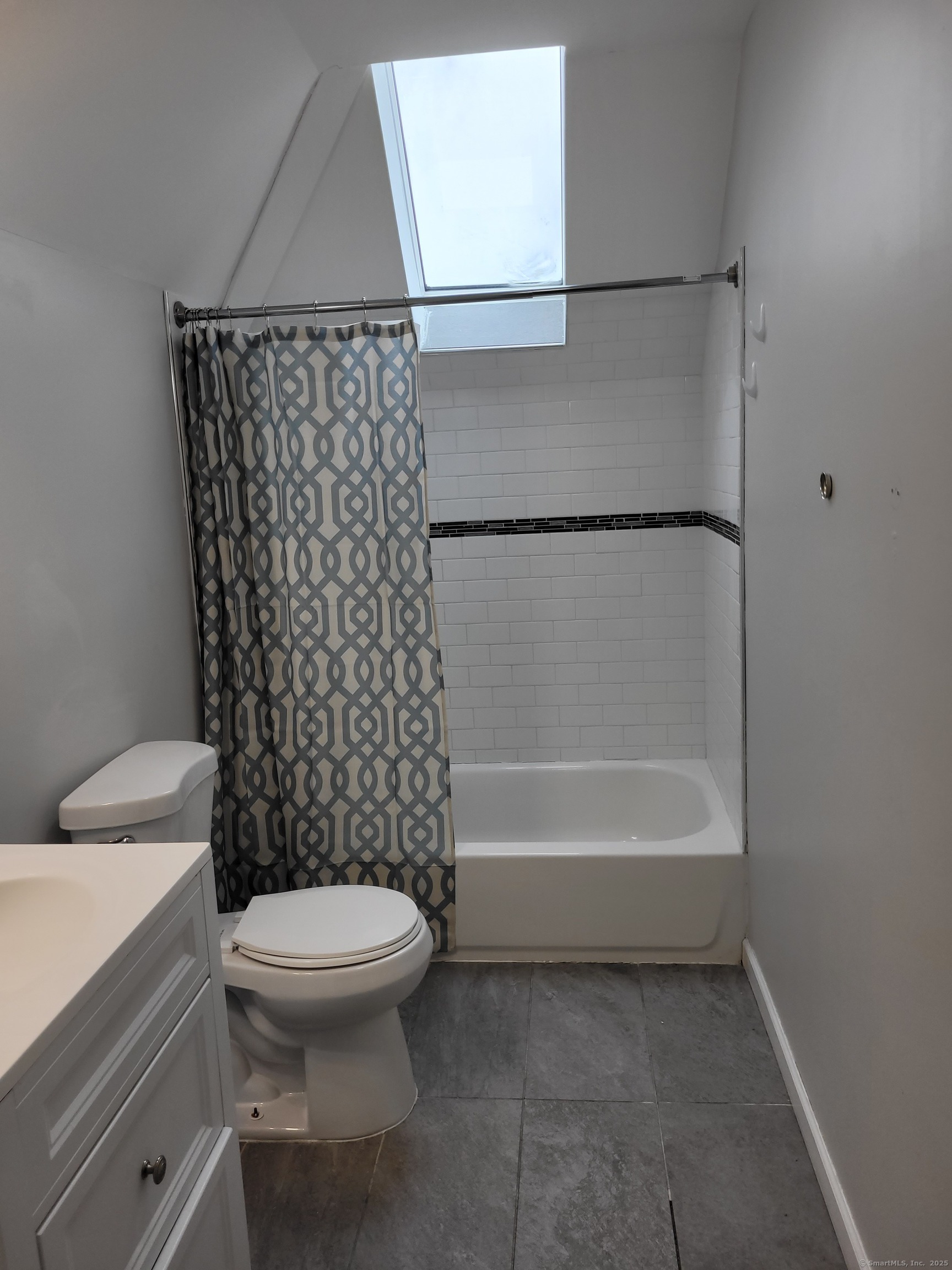 1119 Stratford Avenue Property Photo 17