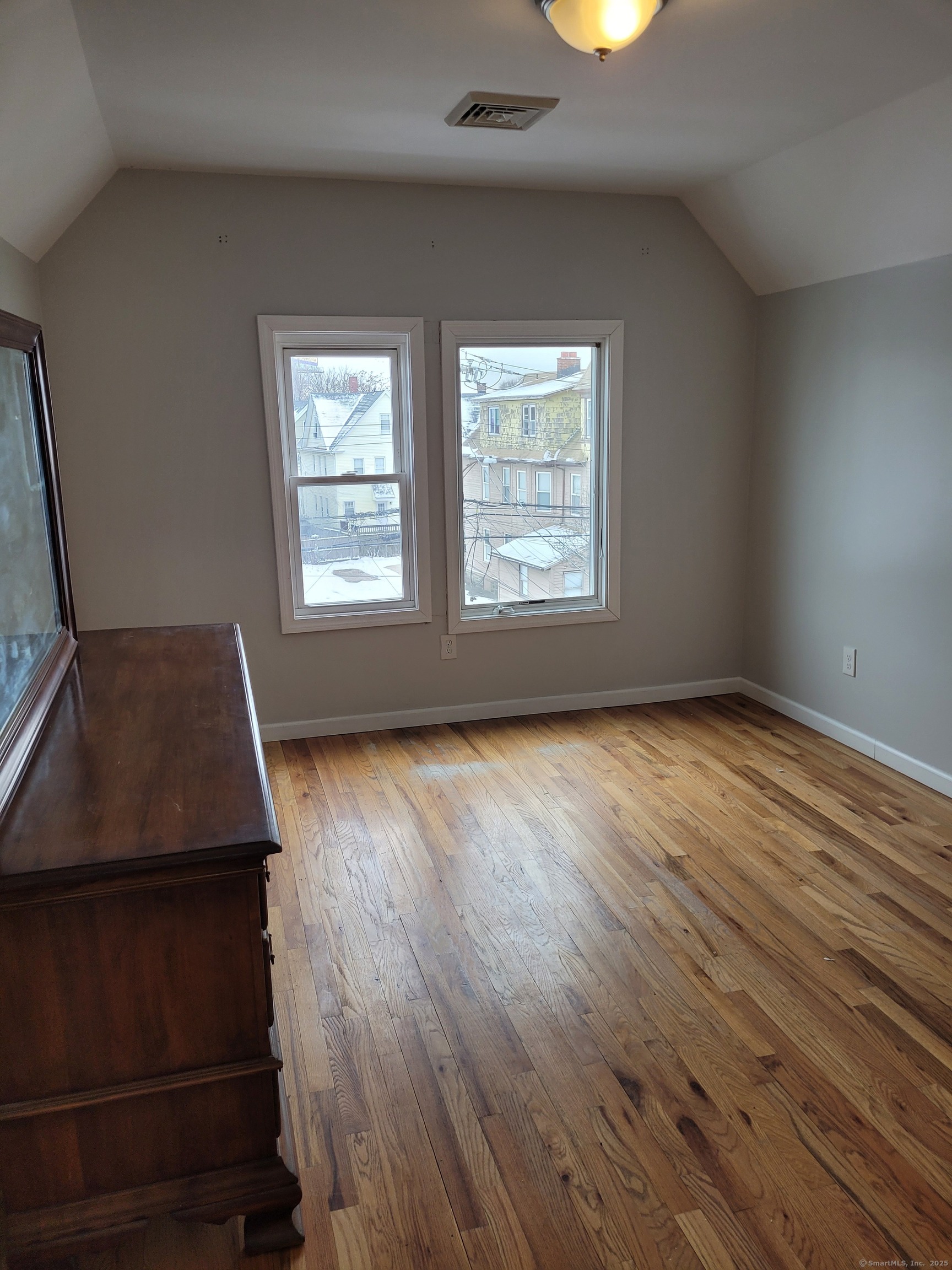 1119 Stratford Avenue Property Photo 18