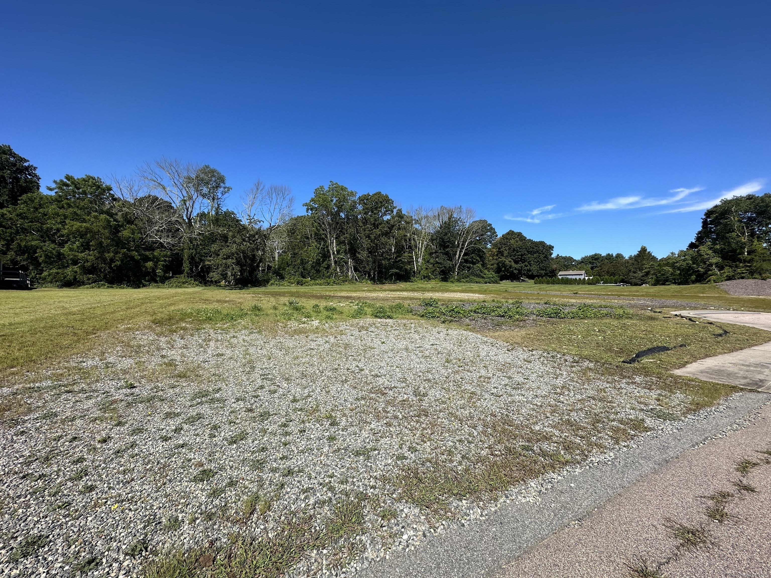 4 Commerce Circle Property Photo 3