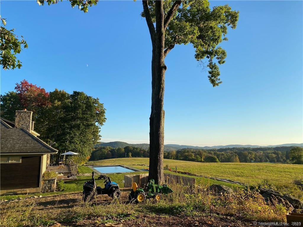 121 Quaker Hill Road Property Photo 1