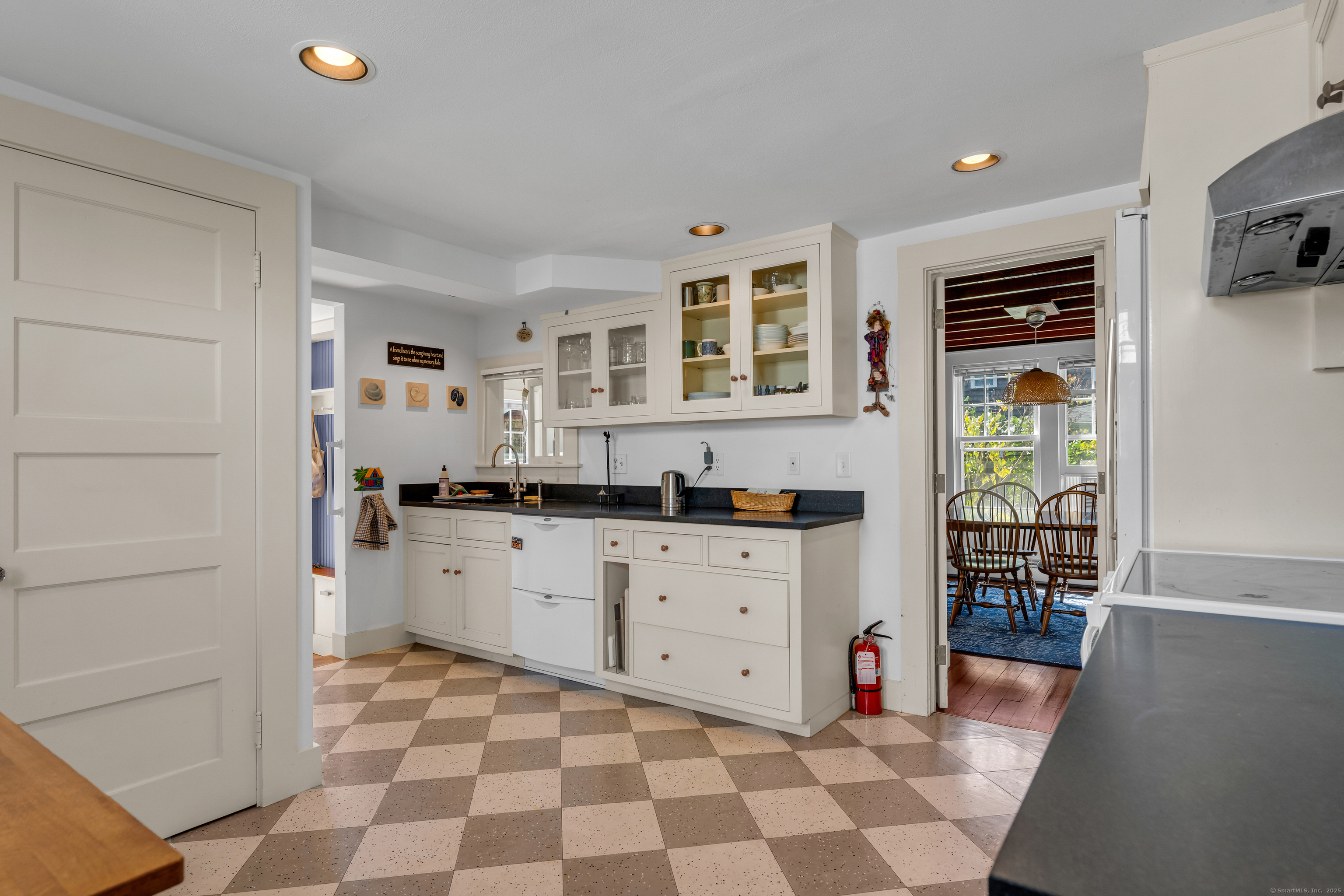27 Ridgewood Avenue Property Photo 12