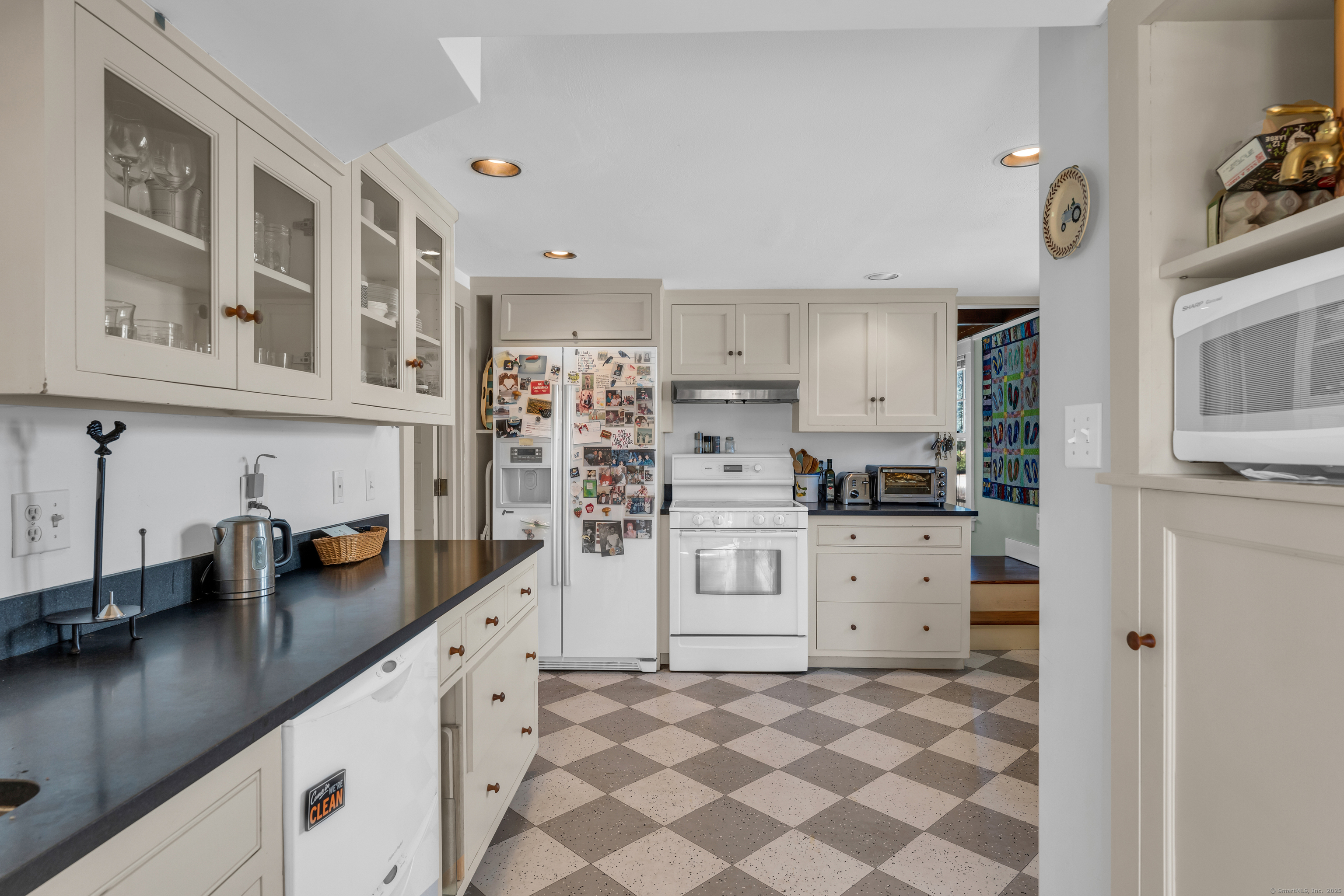 27 Ridgewood Avenue Property Photo 13