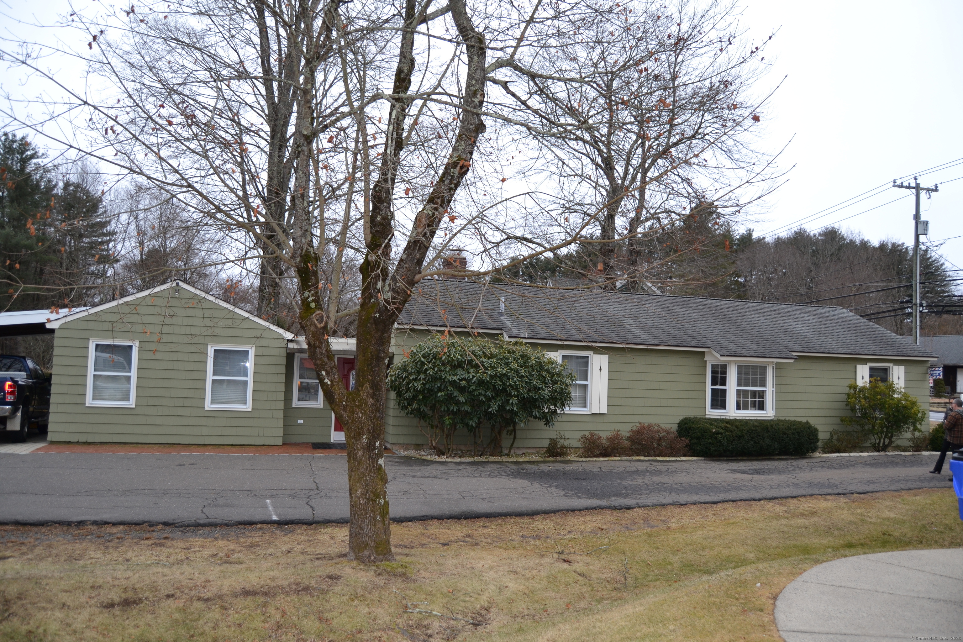 136 Hopmeadow Street Property Photo 2