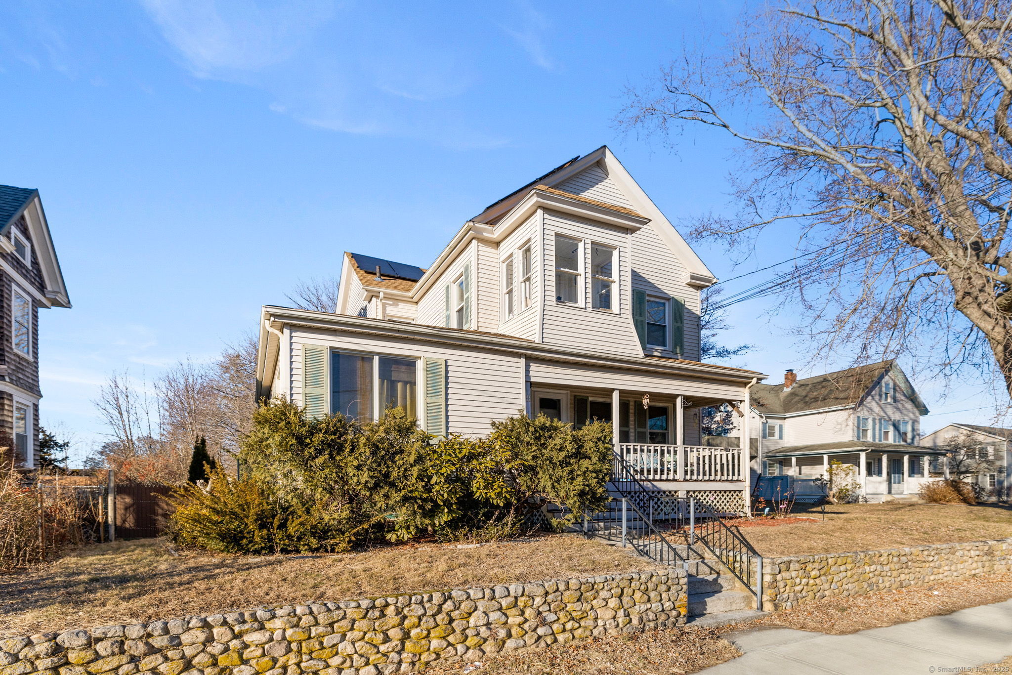 245 Willetts Avenue Property Photo 2