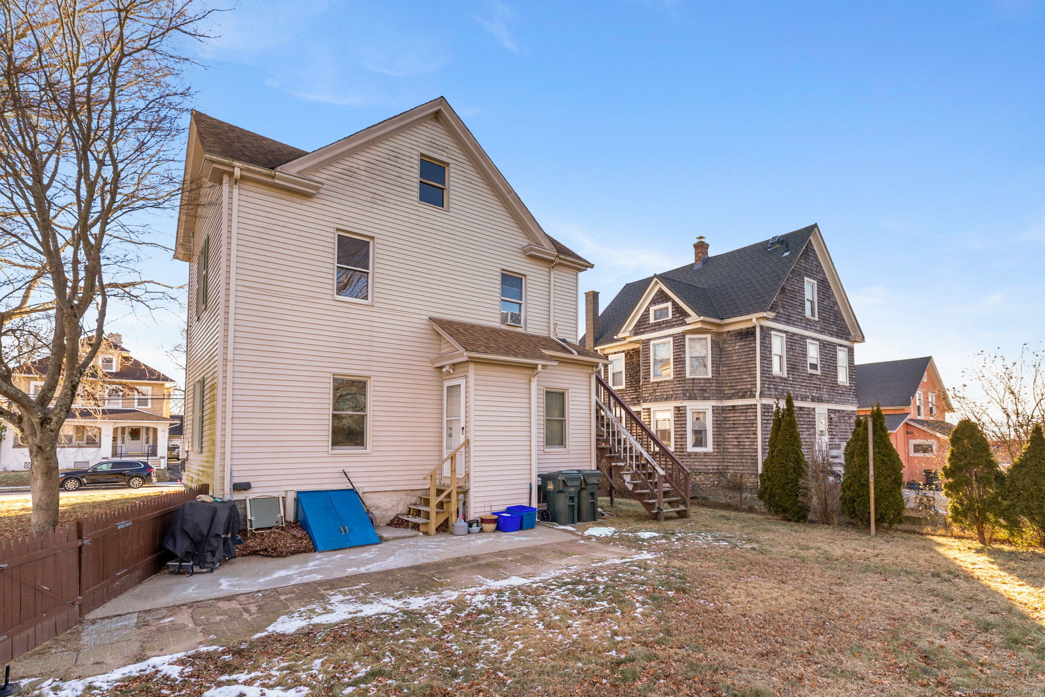 245 Willetts Avenue Property Photo 10