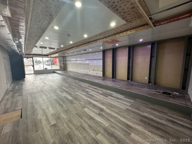 570 Honeyspot Road Property Photo 4