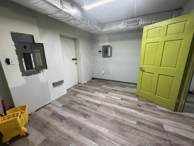 570 Honeyspot Road Property Photo 7