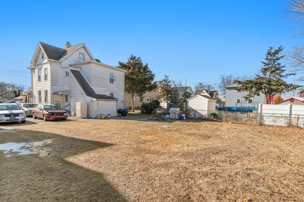 571 First Avenue Property Photo 3