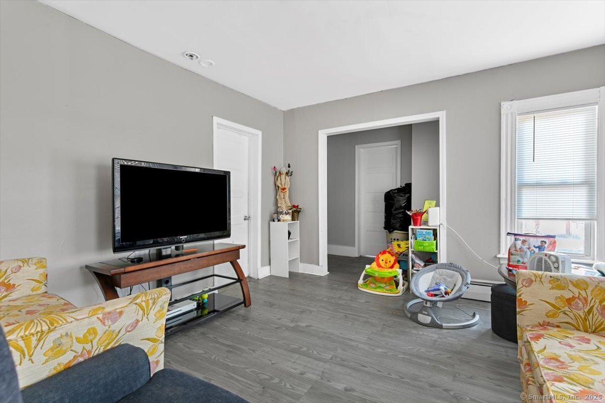 571 First Avenue Property Photo 5