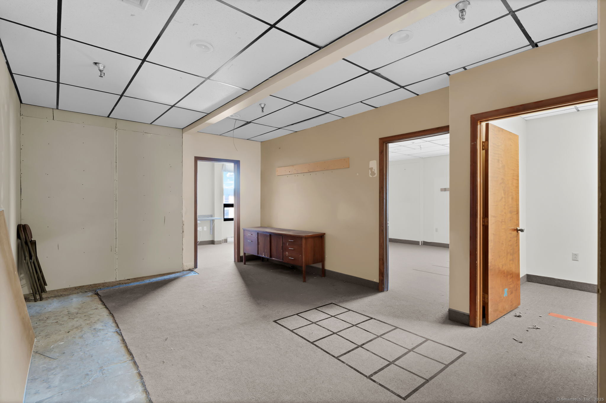 465 Silas Deane Second Floor Highway Property Photo 12