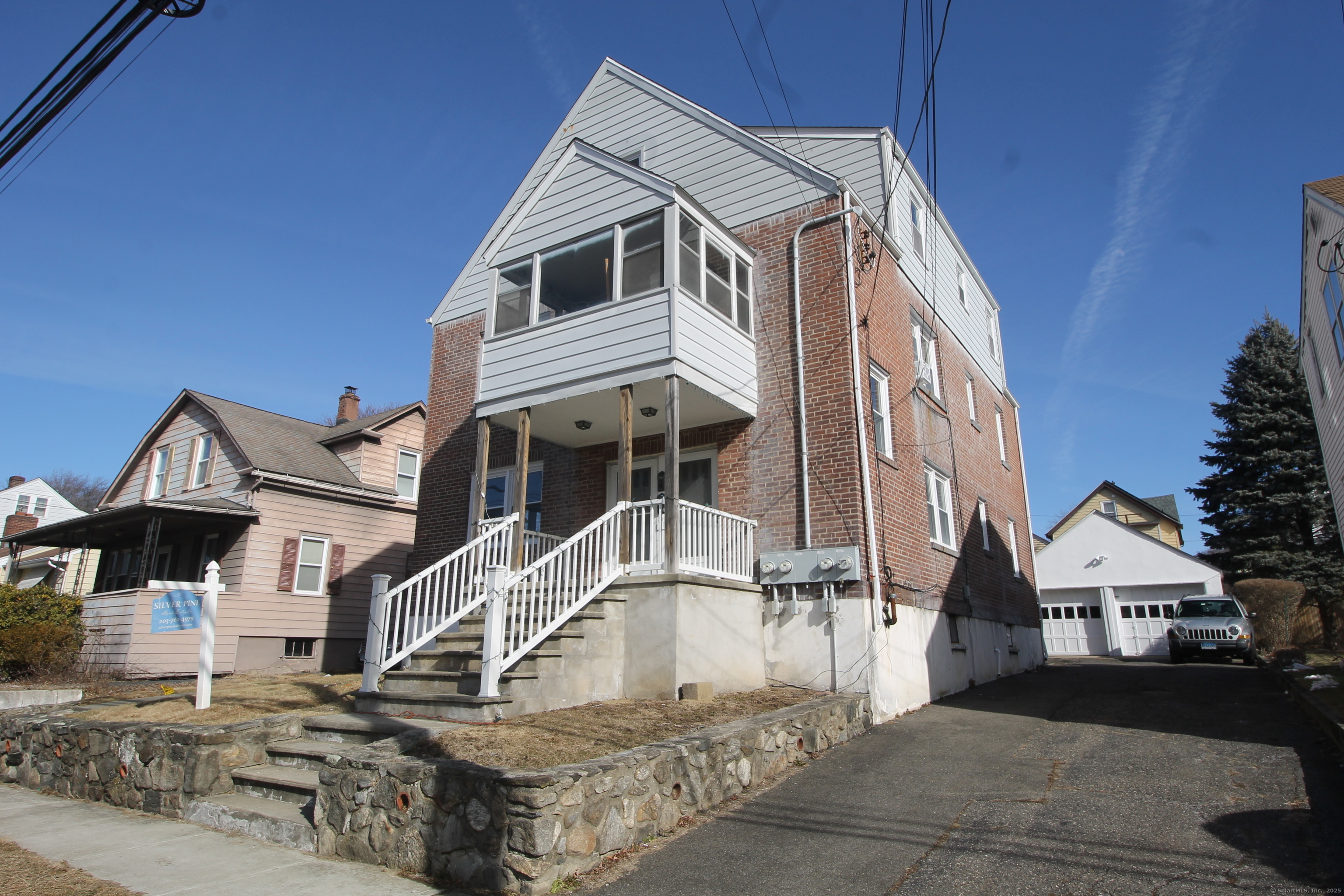 172 Mary Avenue Property Photo 1
