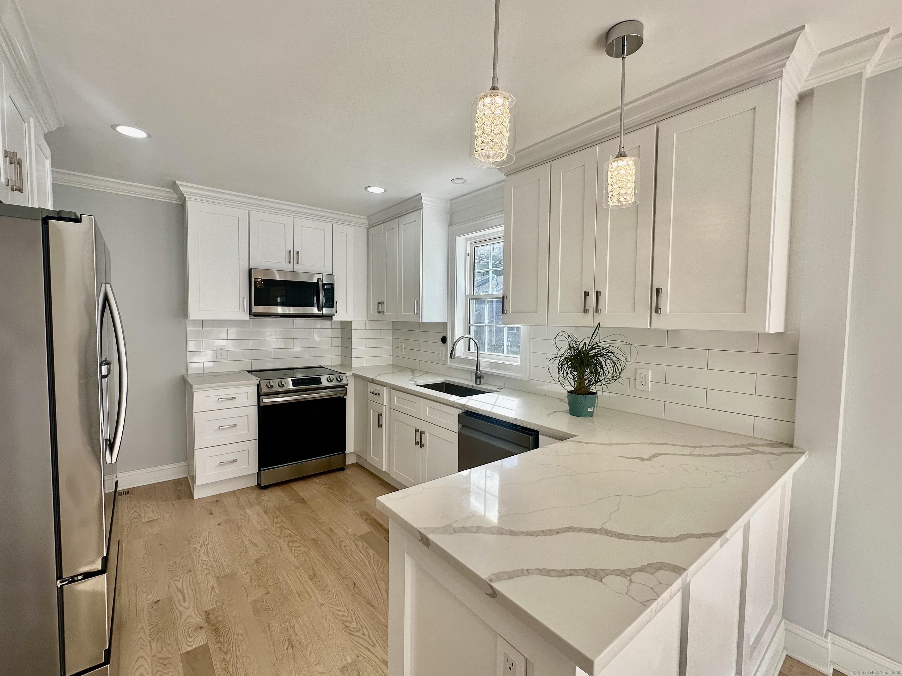 125 East Avenue Property Photo 4
