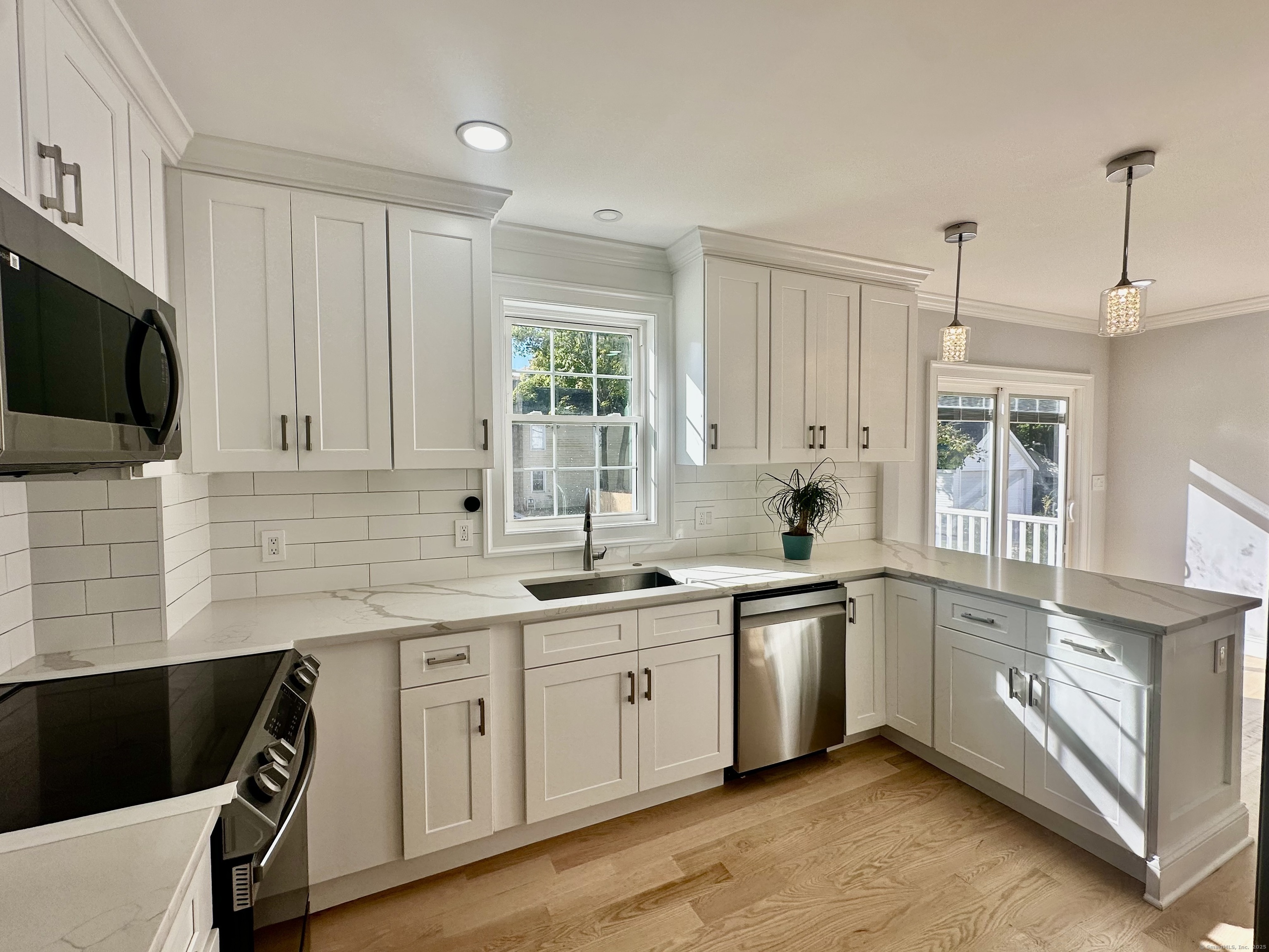 125 East Avenue Property Photo 5