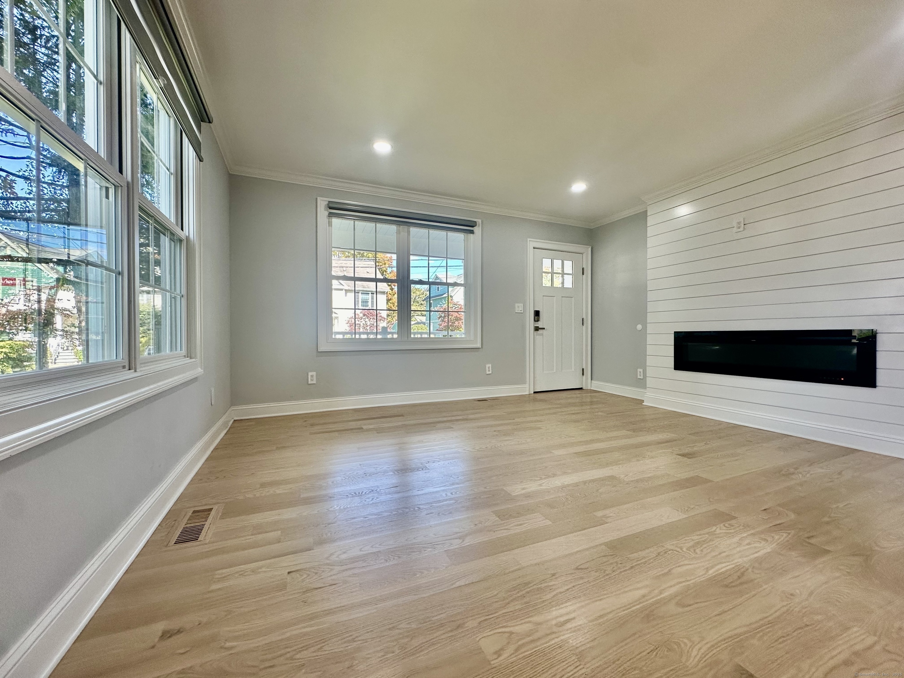 125 East Avenue Property Photo 6