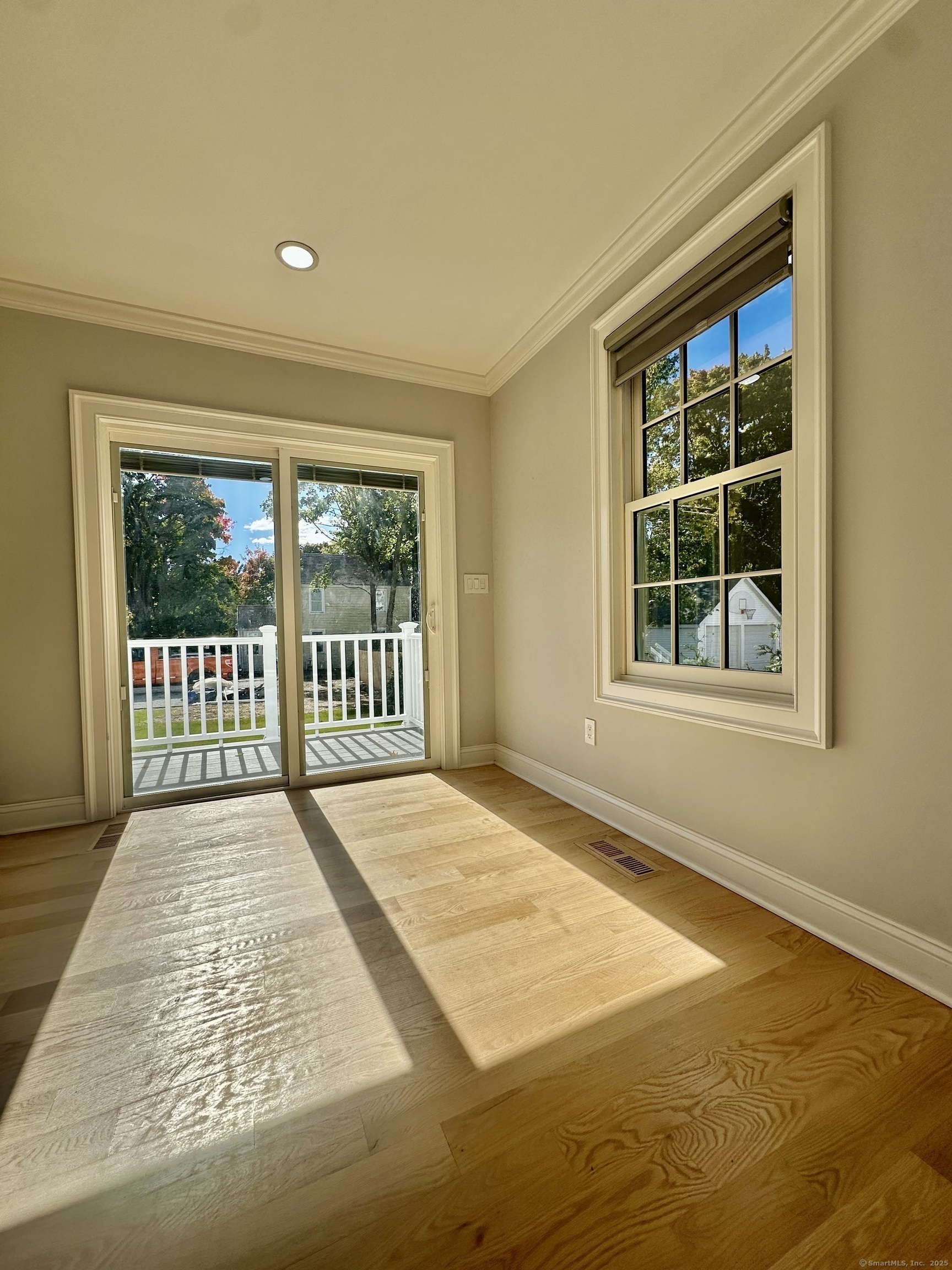 125 East Avenue Property Photo 8