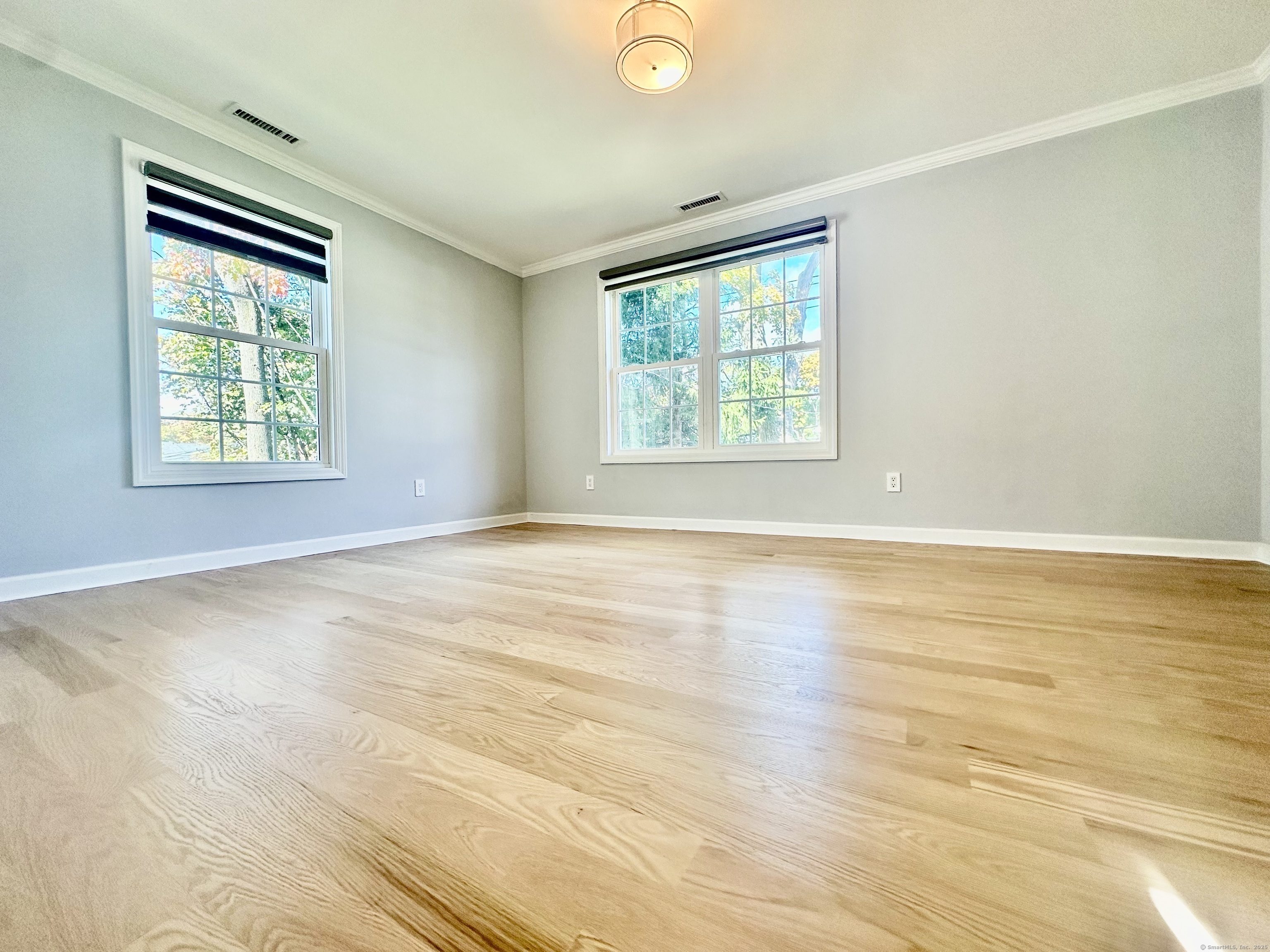 125 East Avenue Property Photo 10