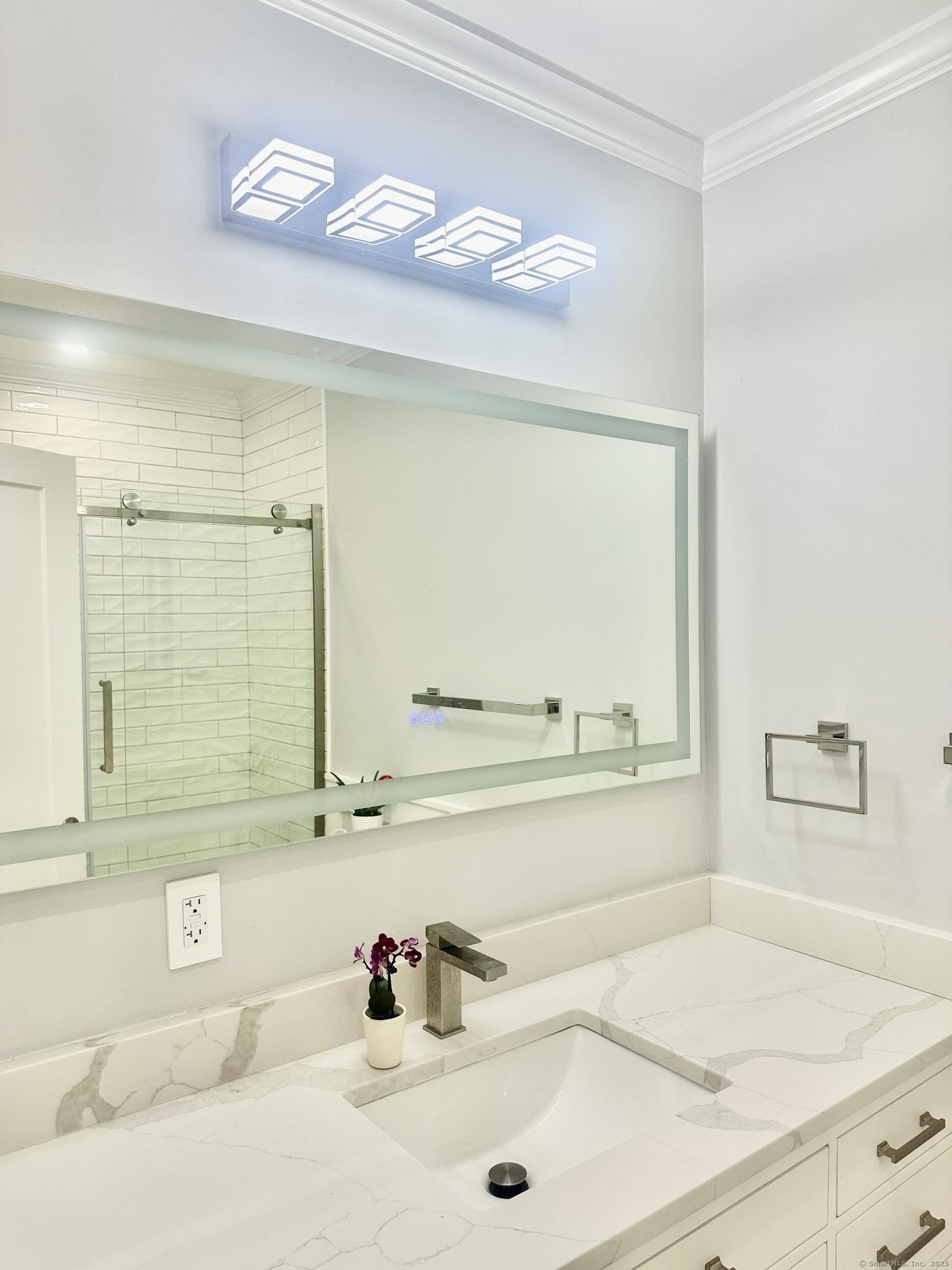 125 East Avenue Property Photo 12