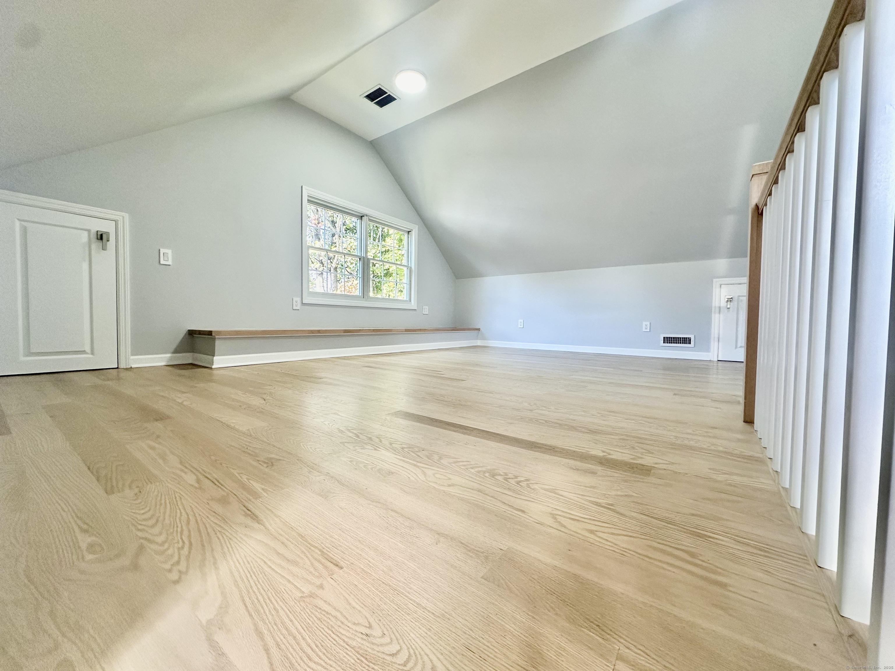 125 East Avenue Property Photo 17
