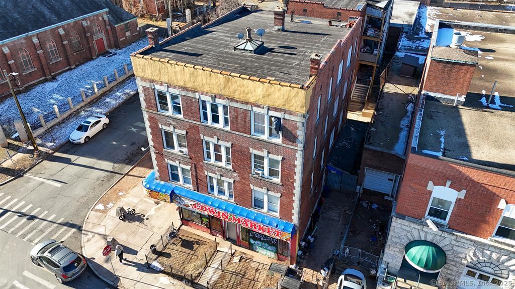 1087 Broad Street Property Photo 3
