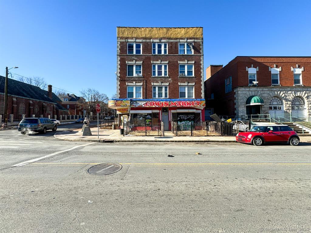 1087 Broad Street Property Photo 4