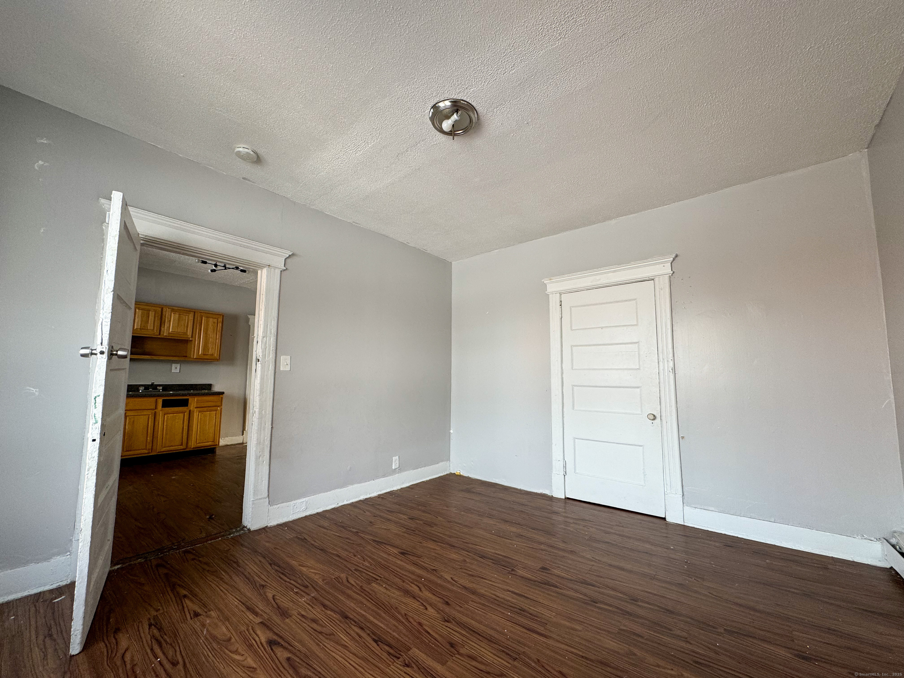 1087 Broad Street Property Photo 8