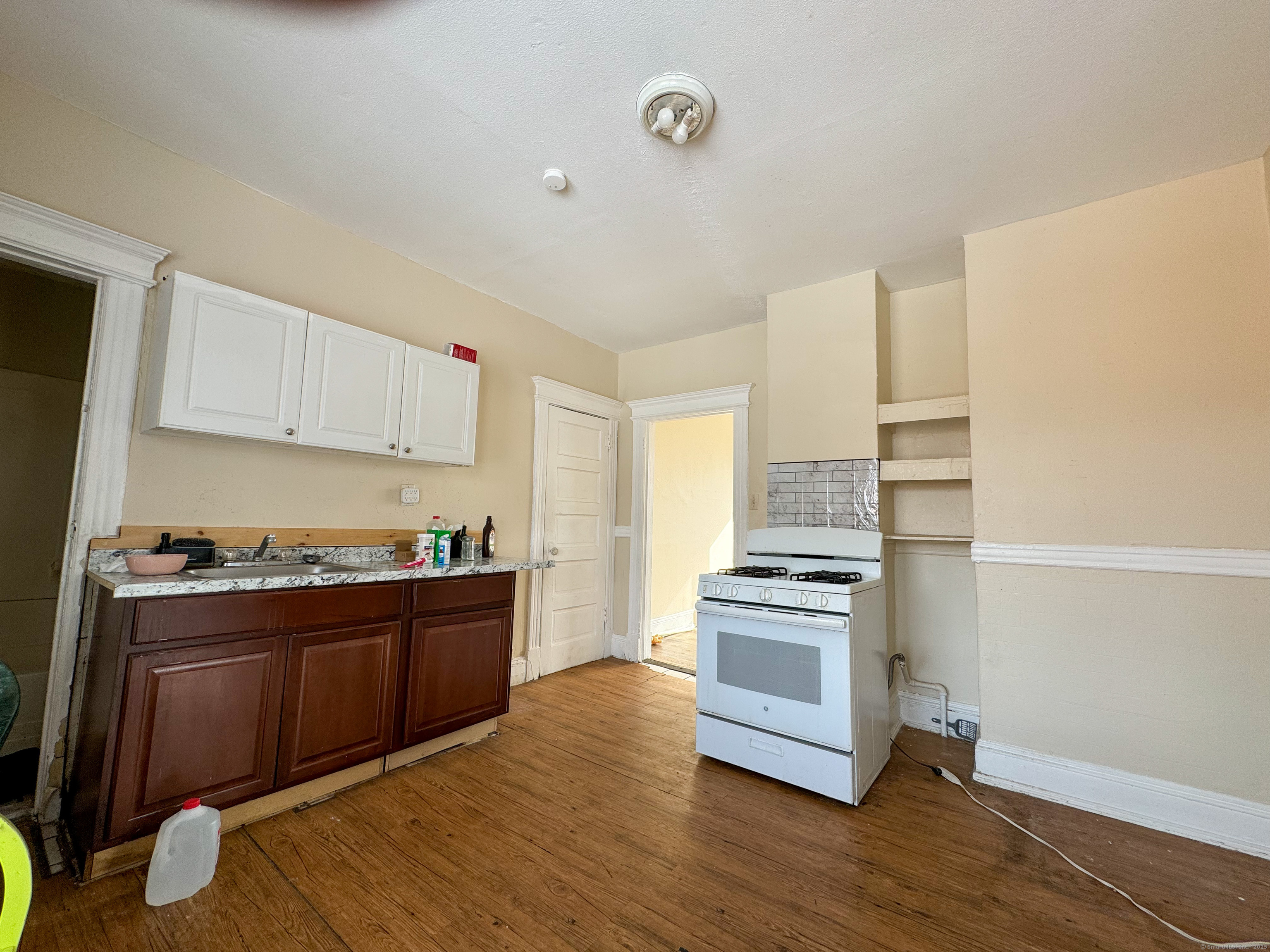 1087 Broad Street Property Photo 15