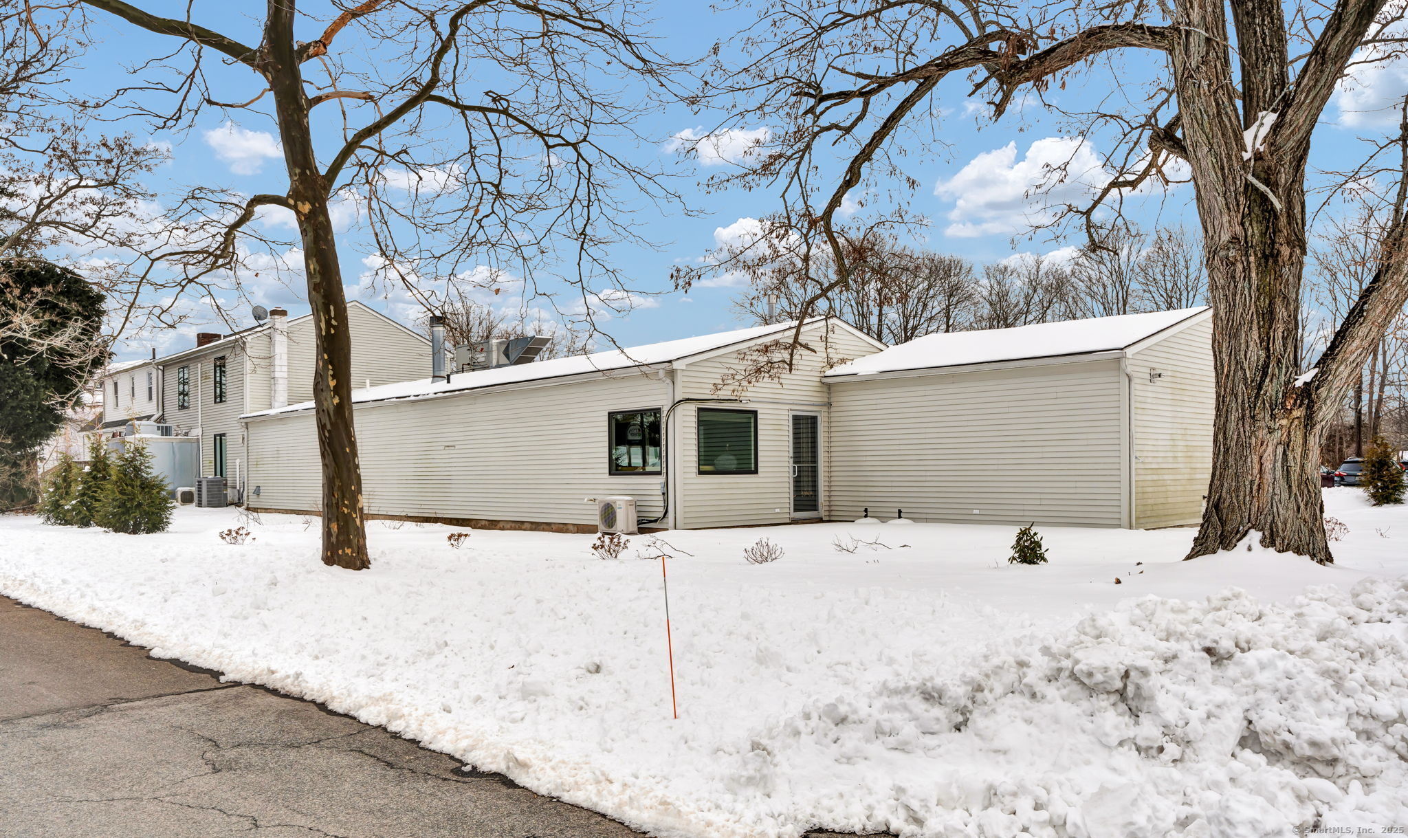93 Elm Street Property Photo 4