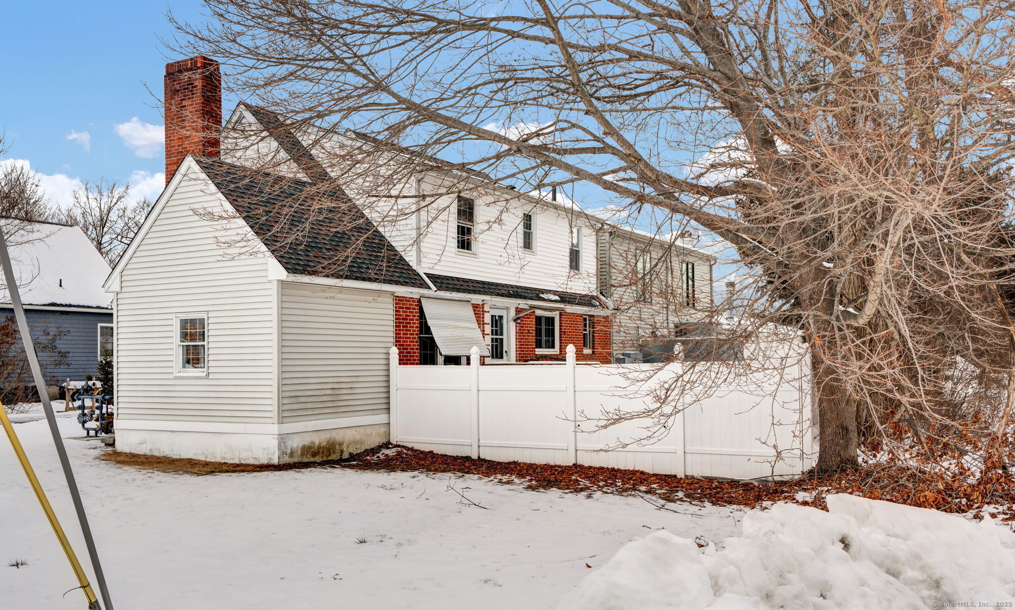 93 Elm Street Property Photo 5