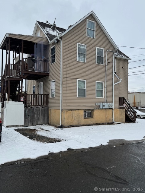 290 Adams St Property Photo 2